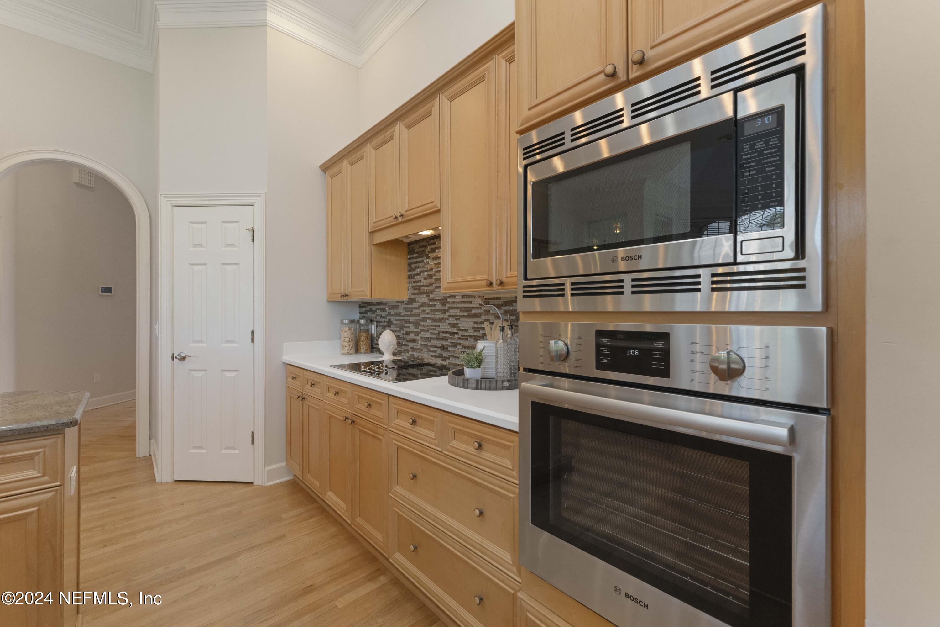 9681 PRESTON Trail W