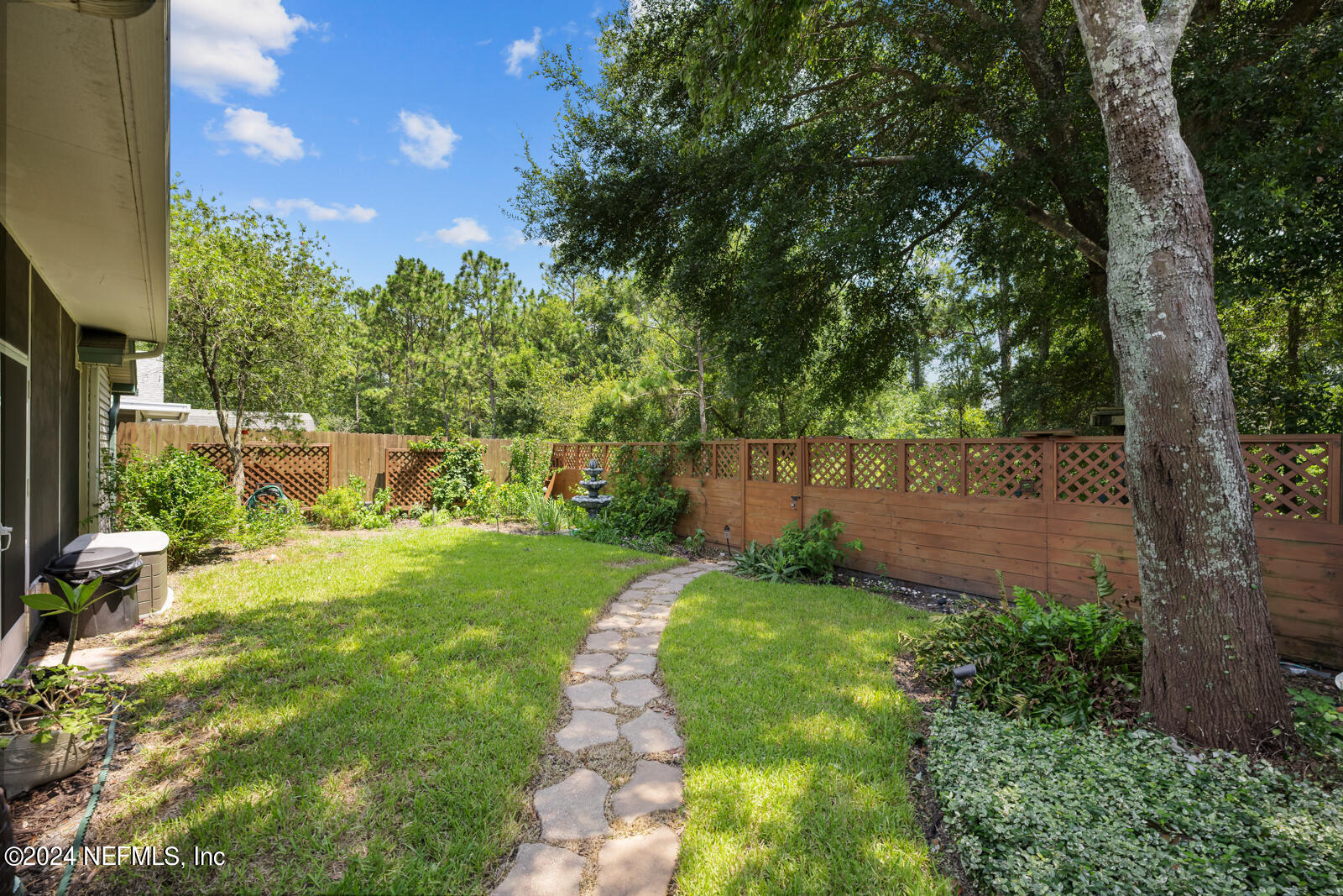 241 SONDRA COVE Trail E