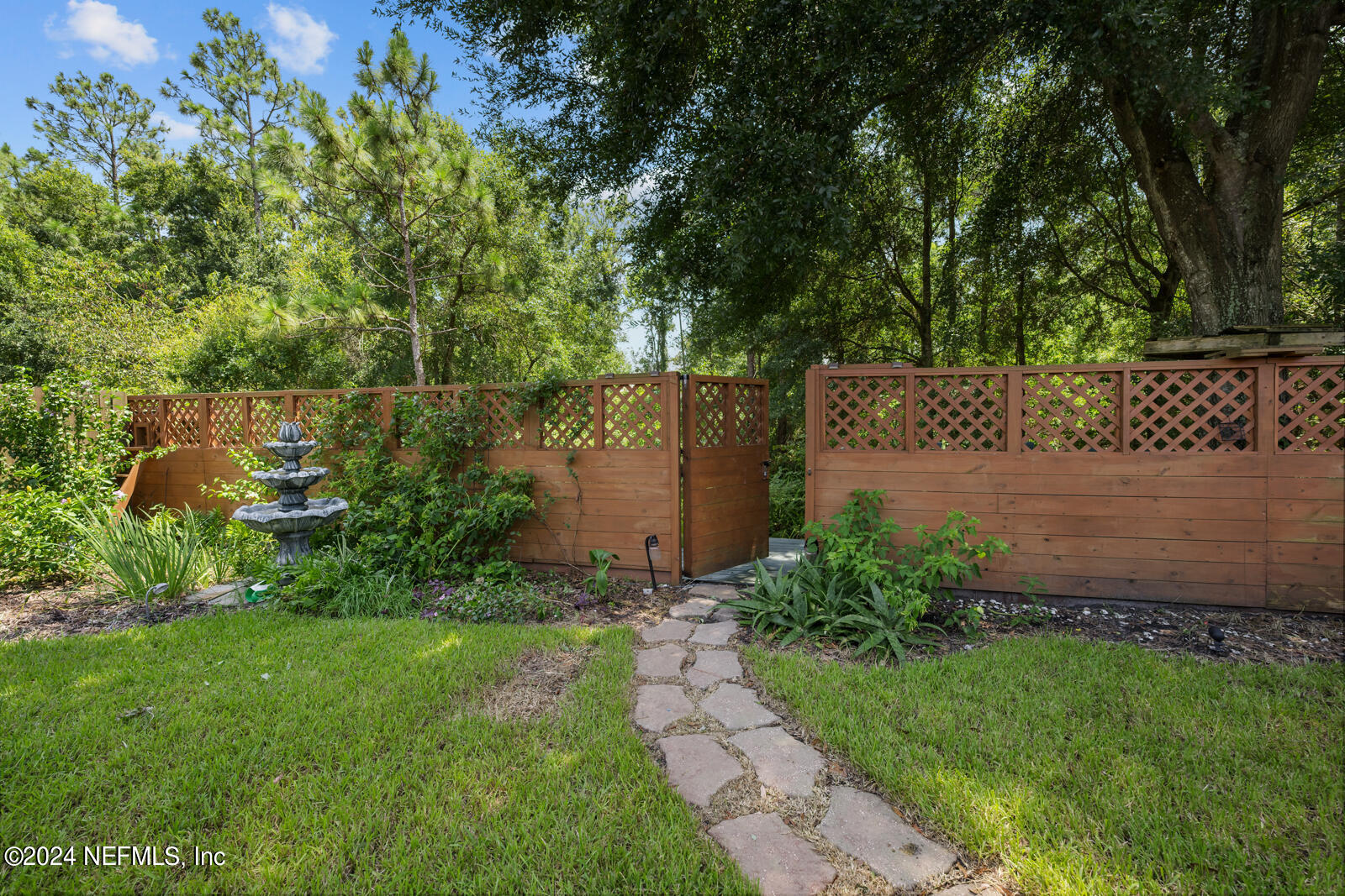 241 SONDRA COVE Trail E