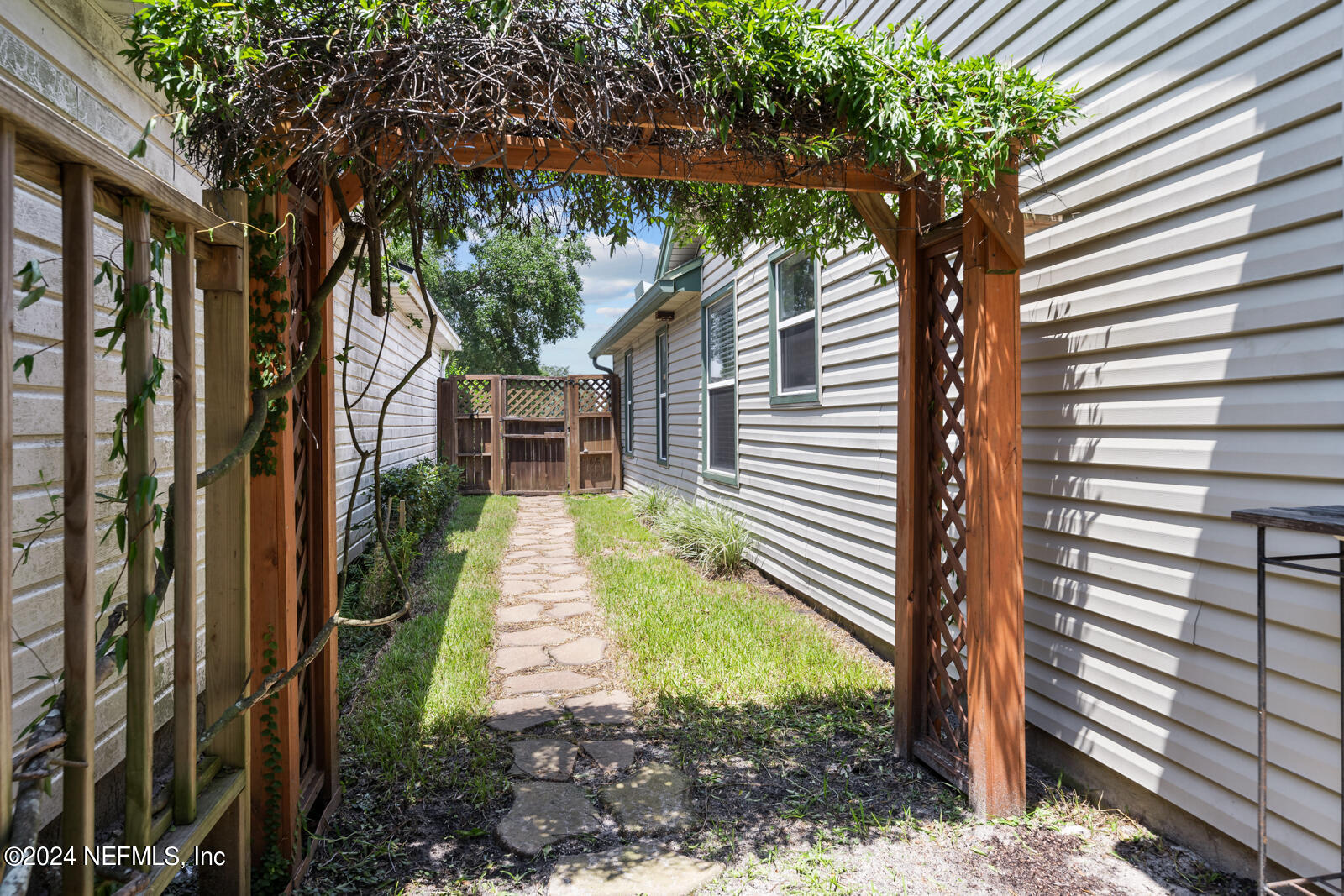 241 SONDRA COVE Trail E