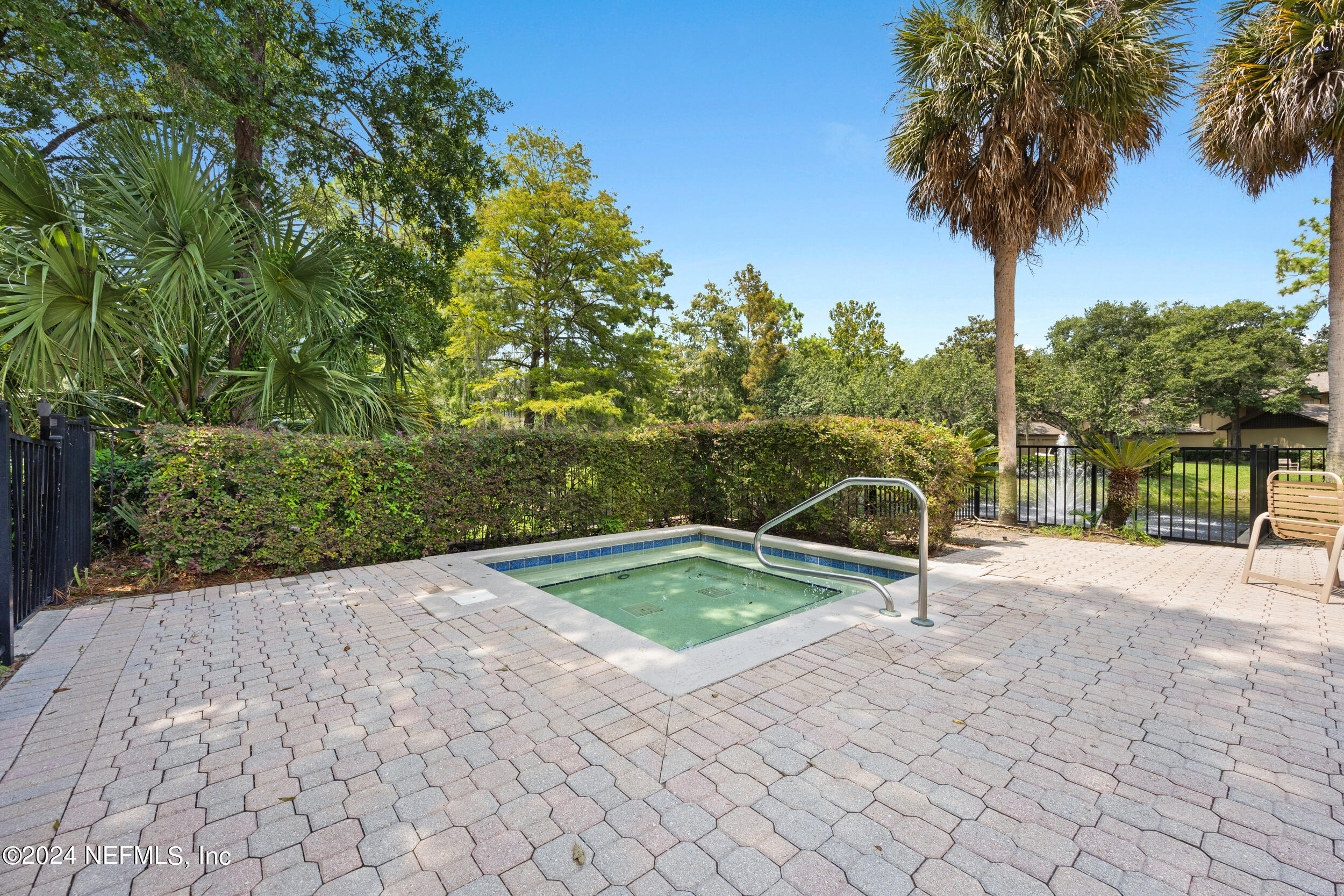 10150 BELLE RIVE Boulevard, 2009