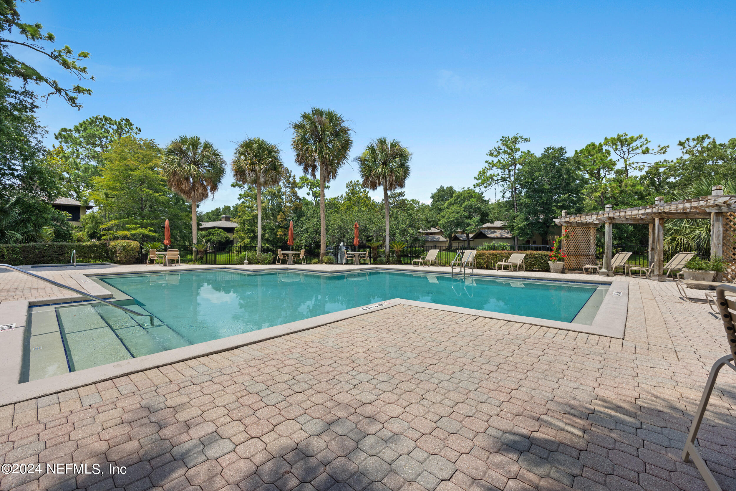 10150 BELLE RIVE Boulevard, 2009