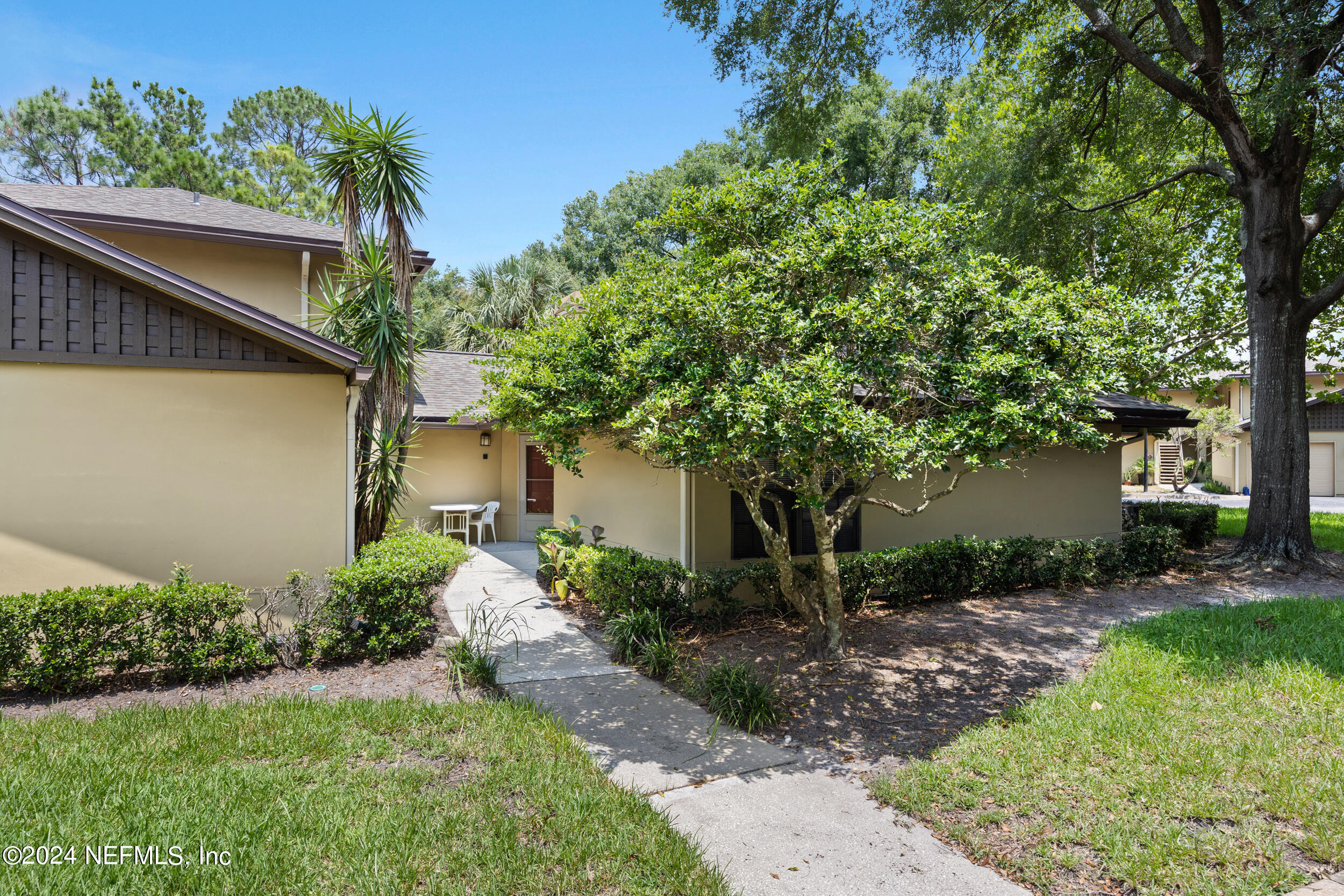 10150 BELLE RIVE Boulevard, 2009