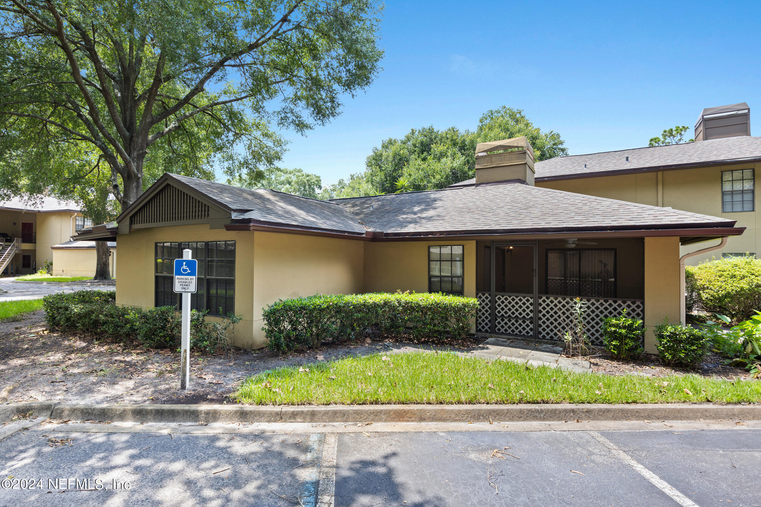 10150 BELLE RIVE Boulevard, 2009