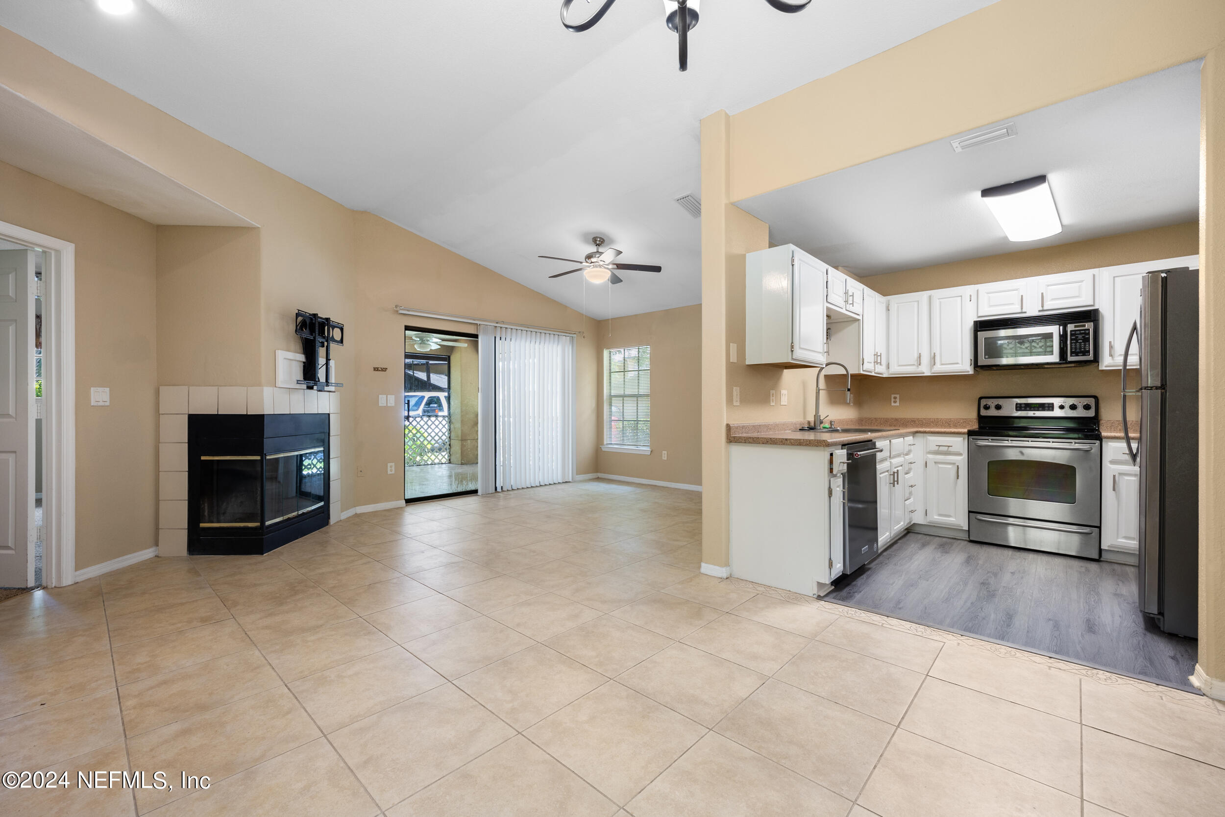 10150 BELLE RIVE Boulevard, 2009