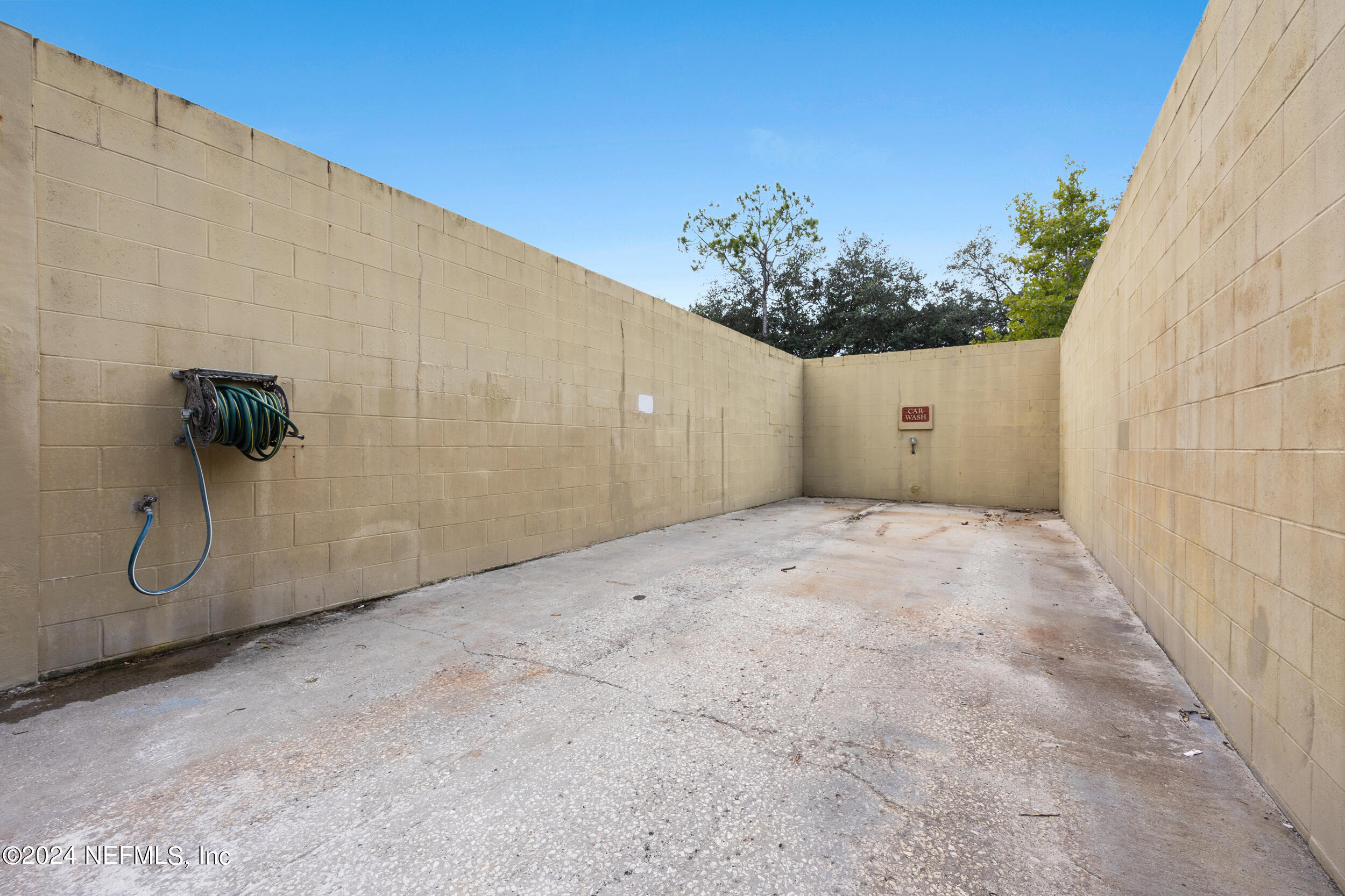 10150 BELLE RIVE Boulevard, 2009