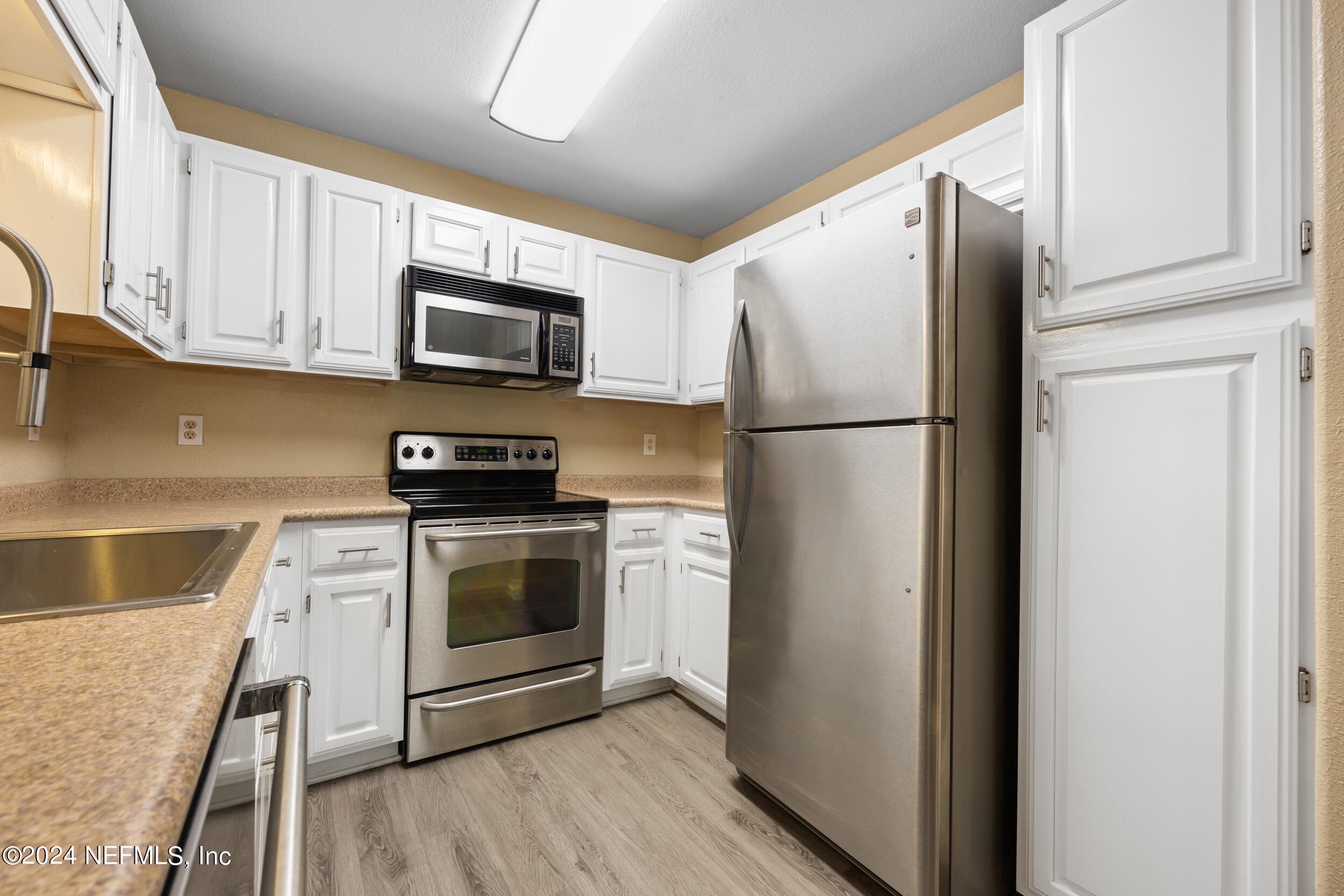 10150 BELLE RIVE Boulevard, 2009