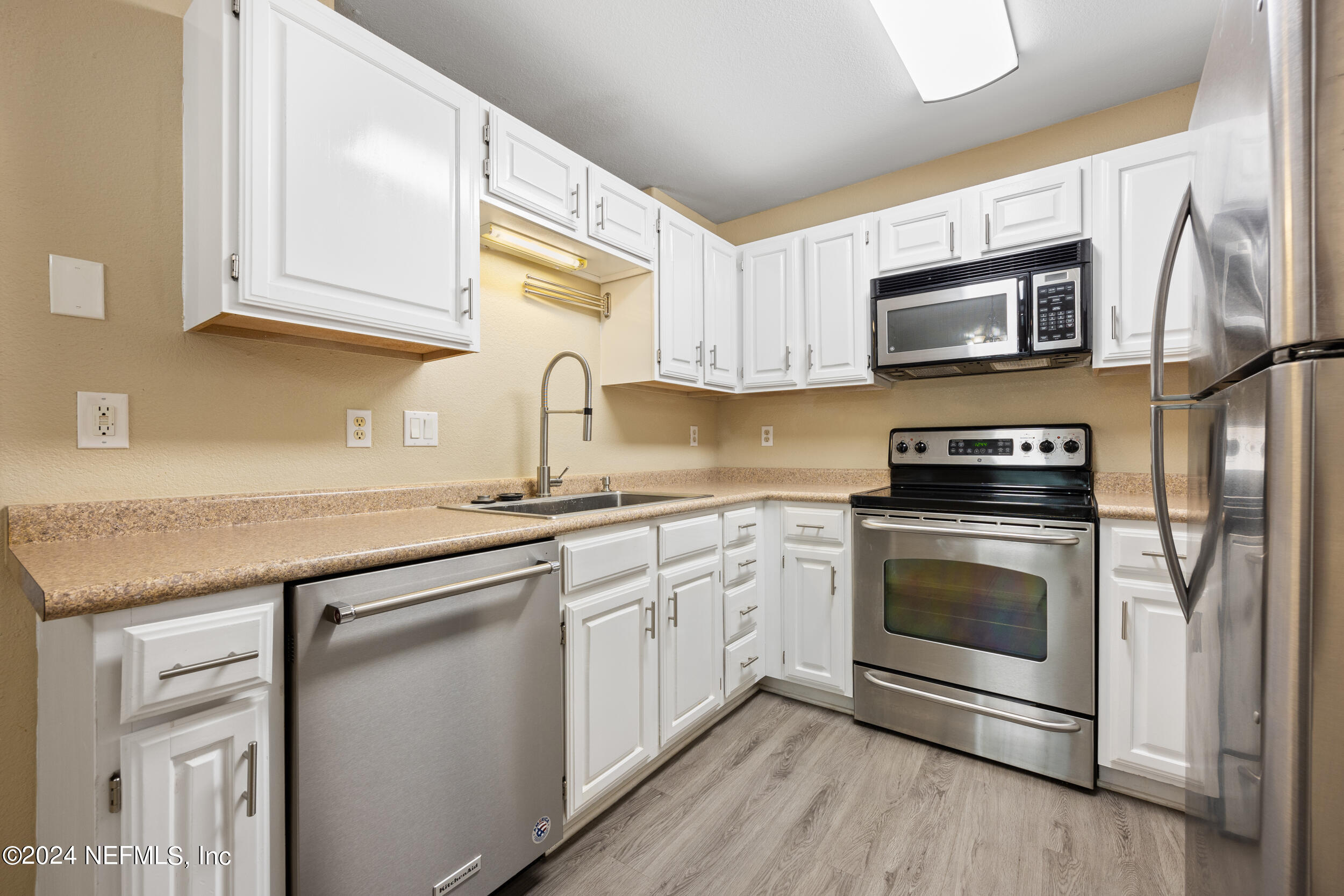 10150 BELLE RIVE Boulevard, 2009