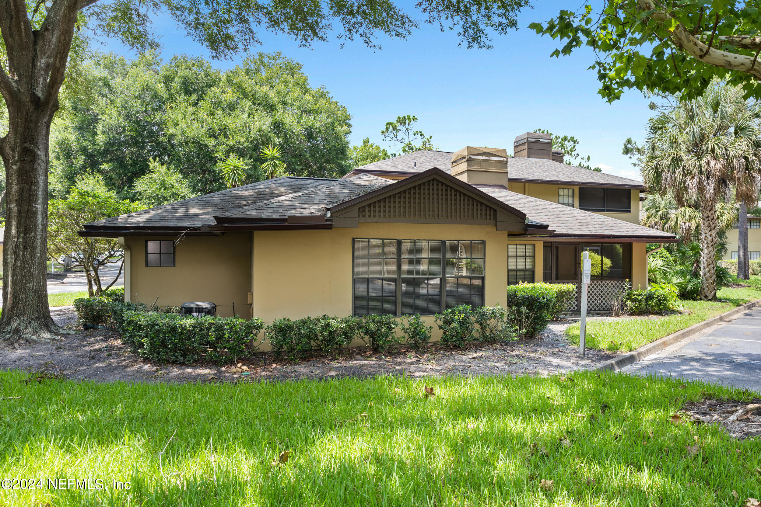 10150 BELLE RIVE Boulevard, 2009