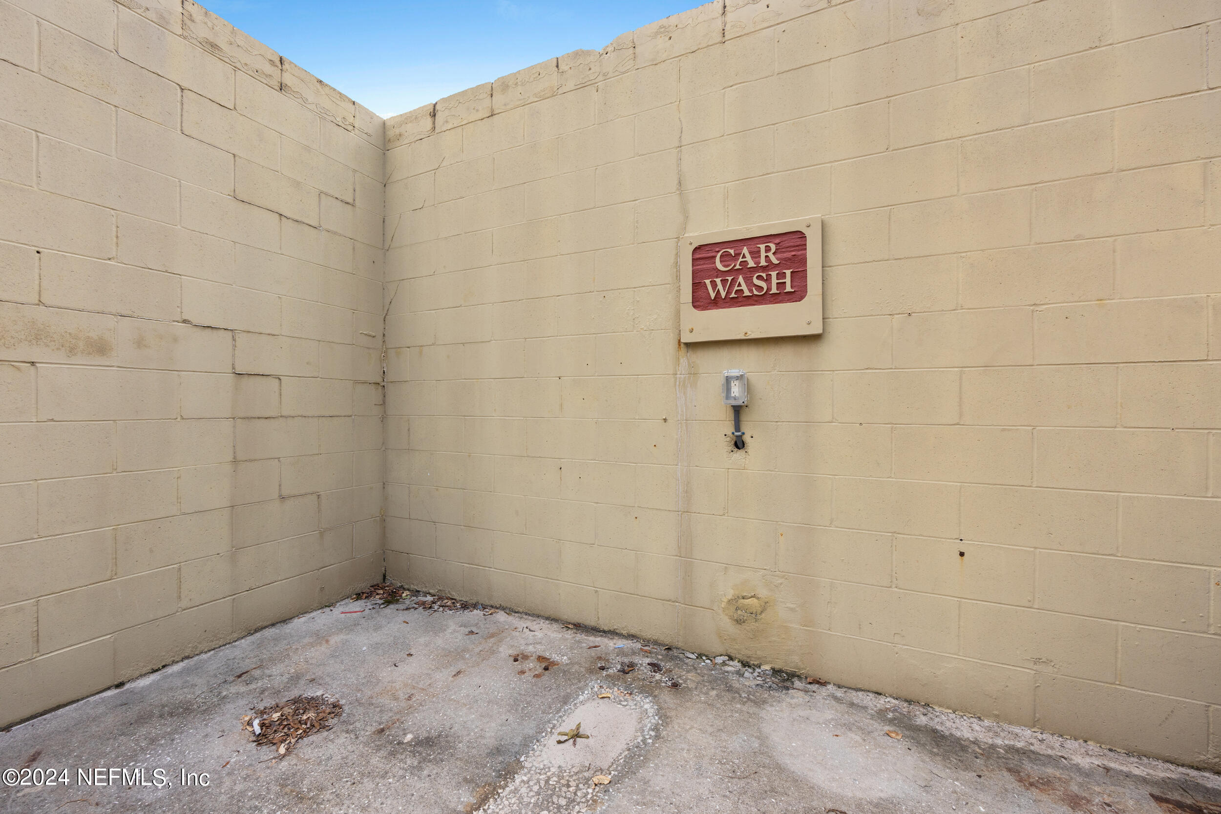 10150 BELLE RIVE Boulevard, 2009