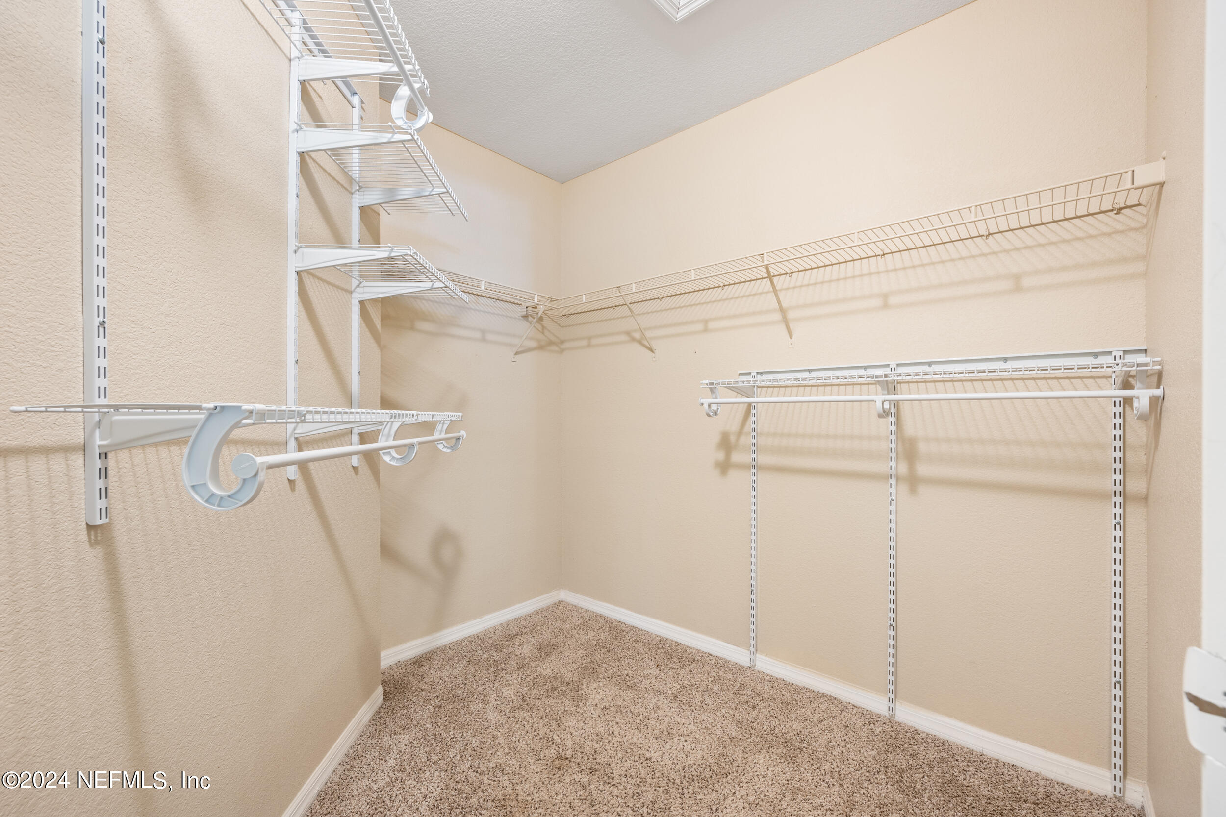 10150 BELLE RIVE Boulevard, 2009