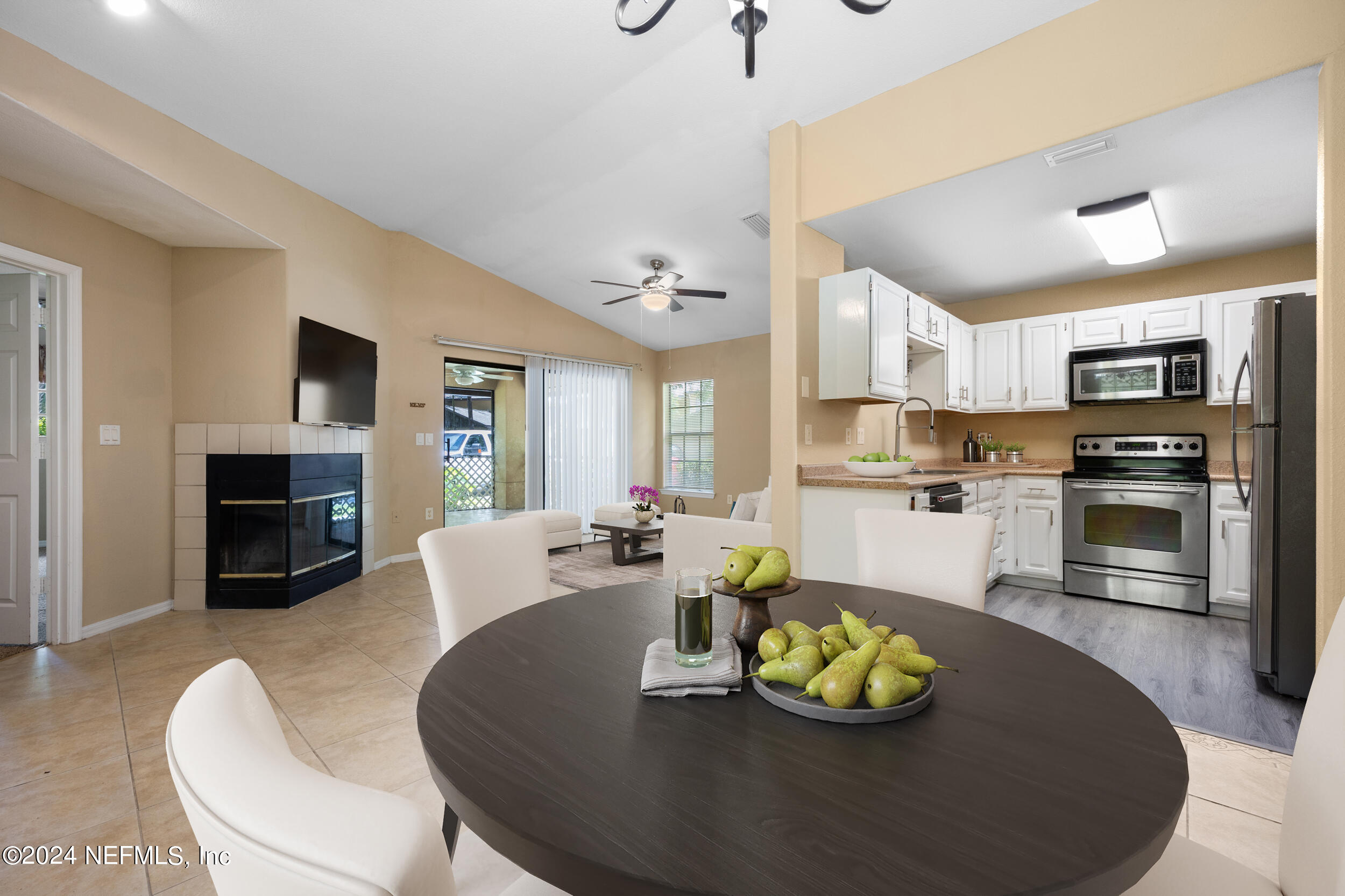 10150 BELLE RIVE Boulevard, 2009