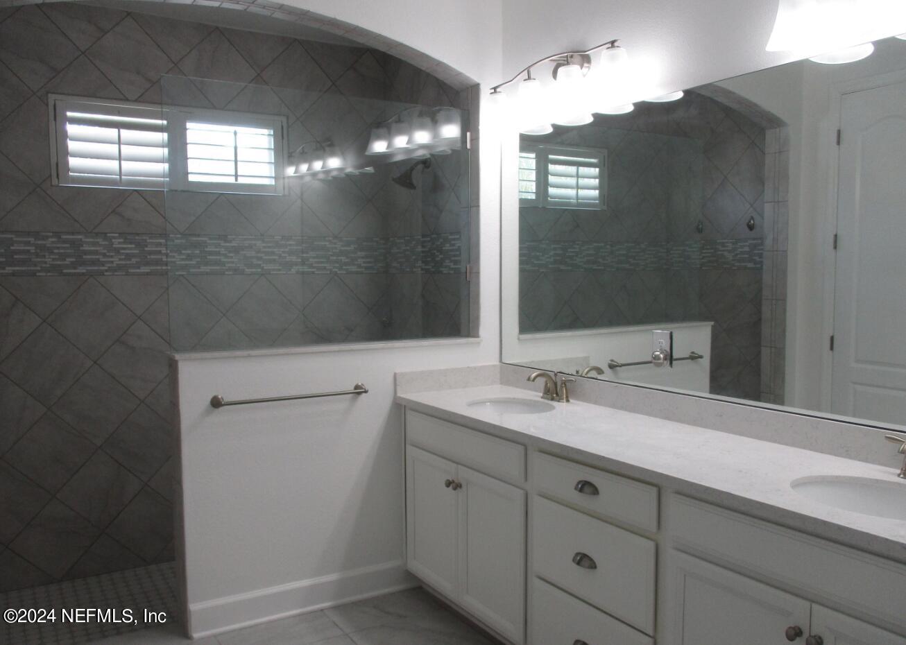 289 PALM BREEZE Drive