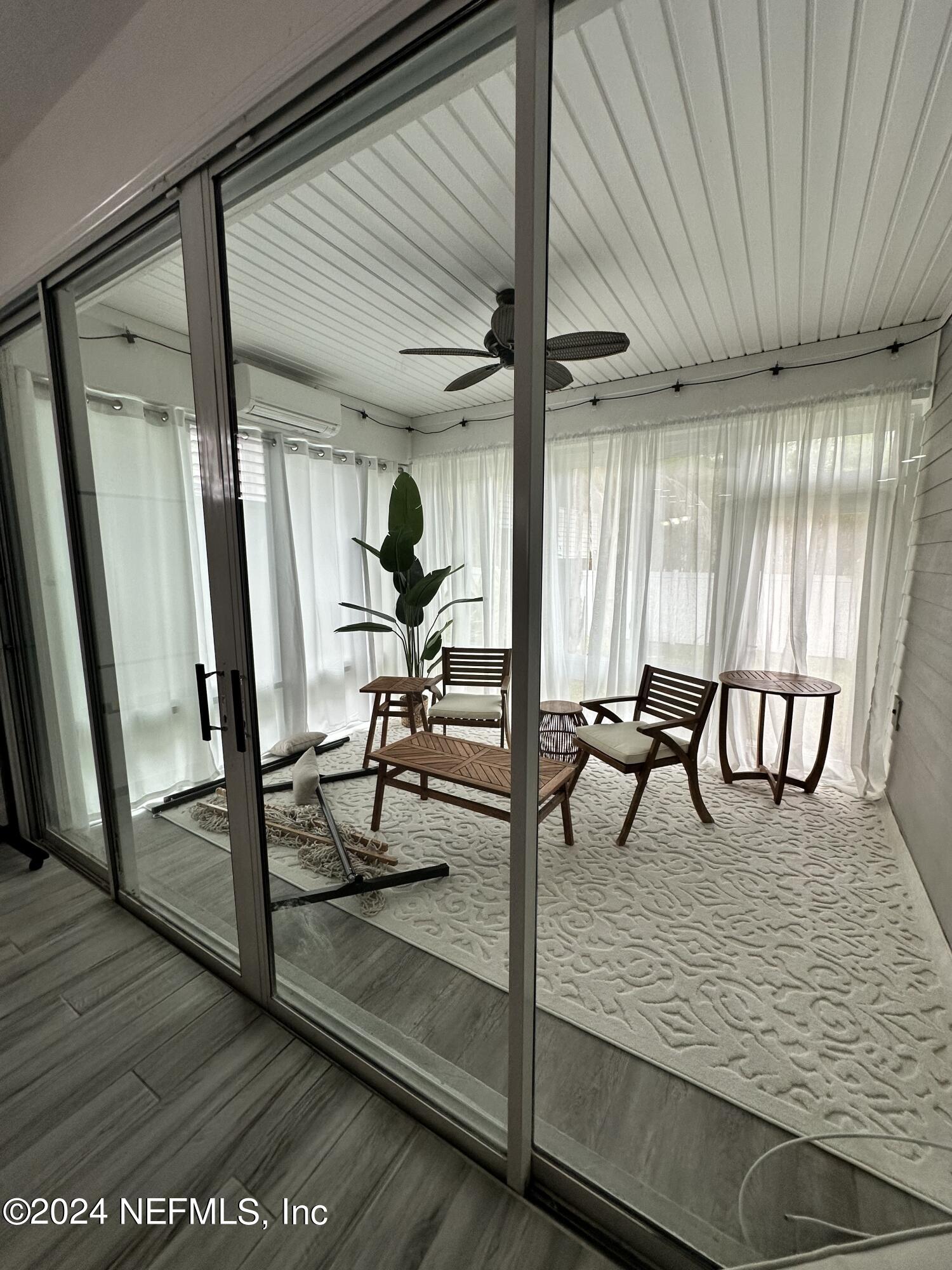 289 PALM BREEZE Drive