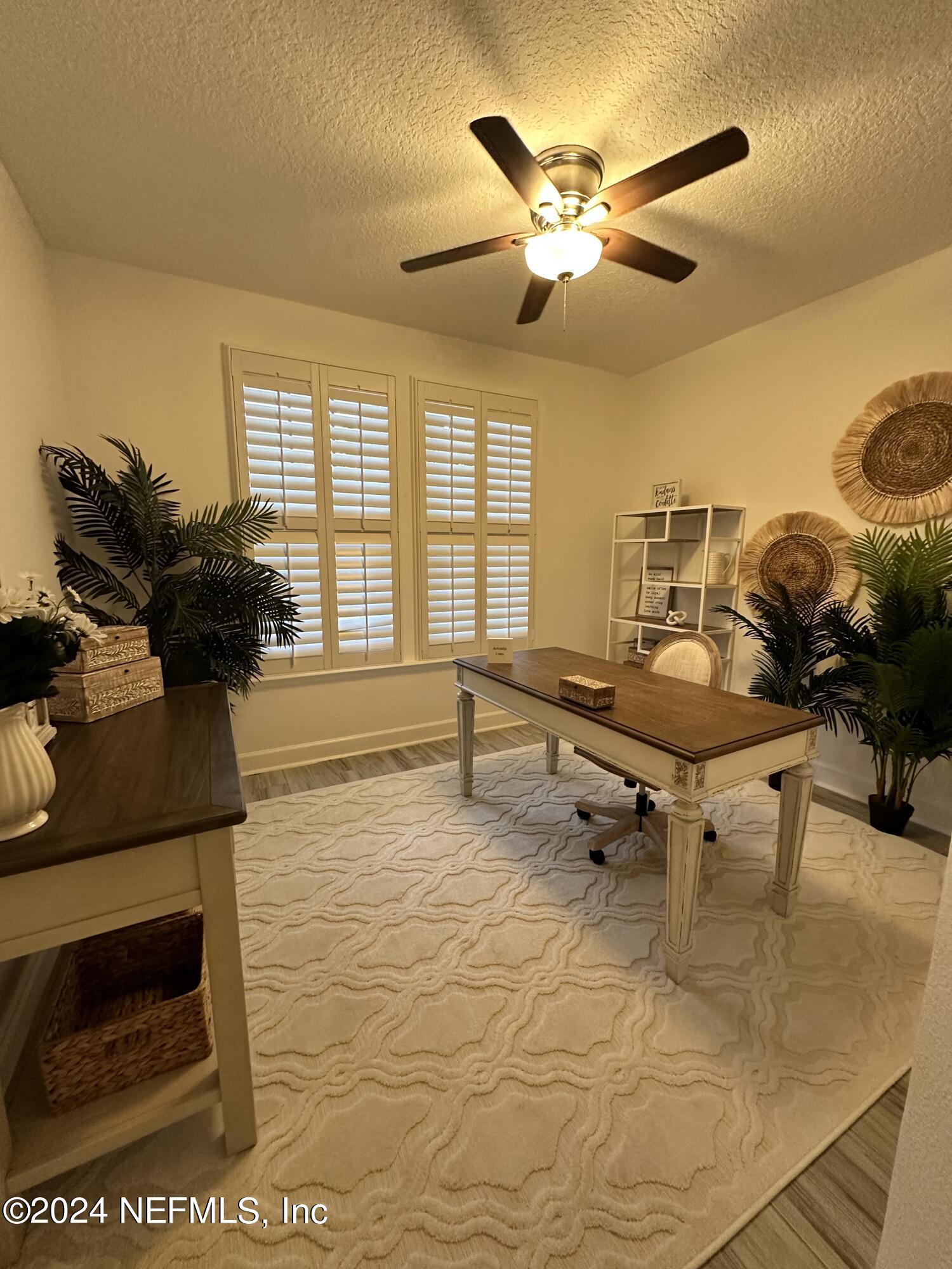 289 PALM BREEZE Drive