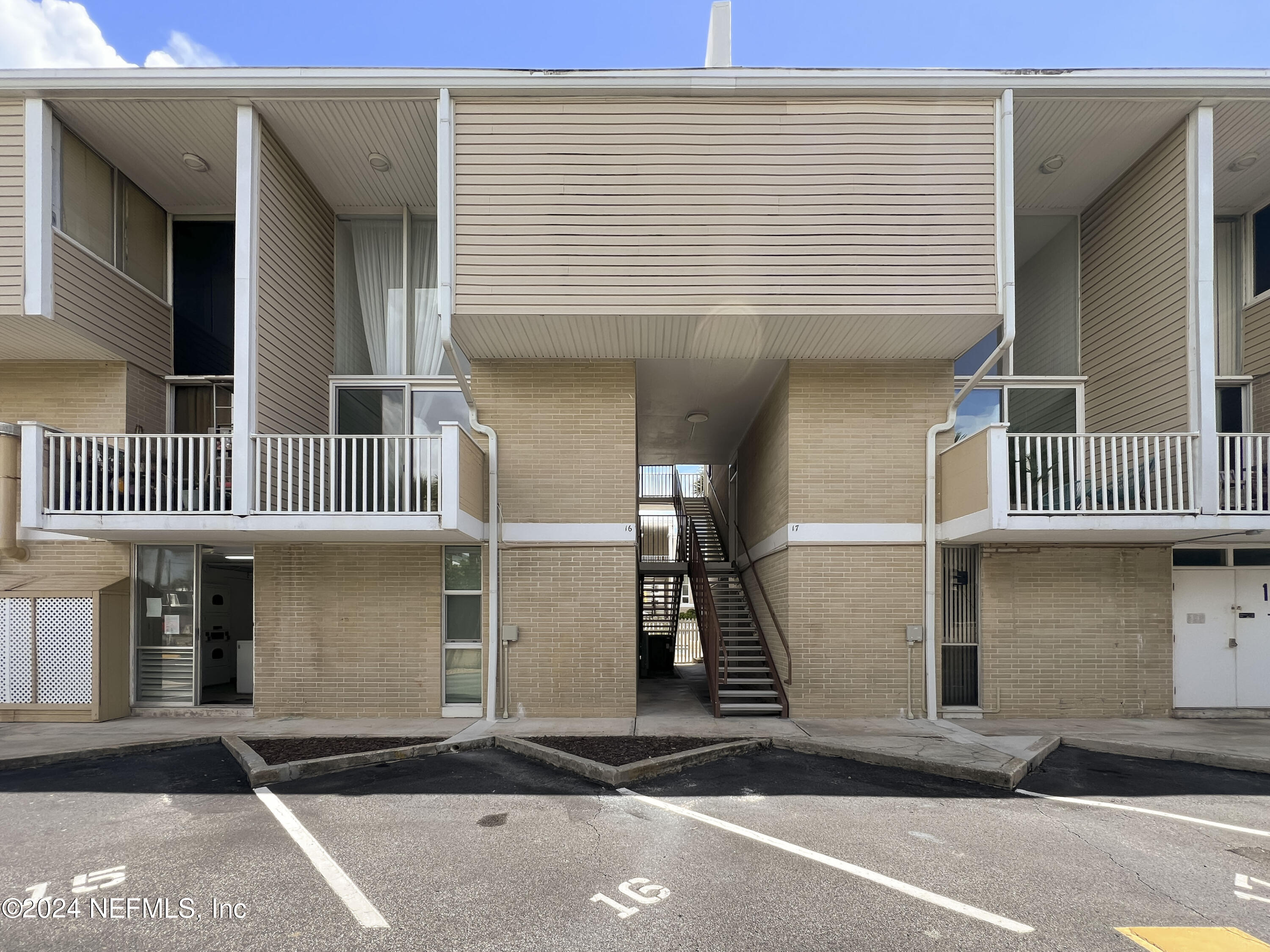 901 OCEAN Boulevard, 16