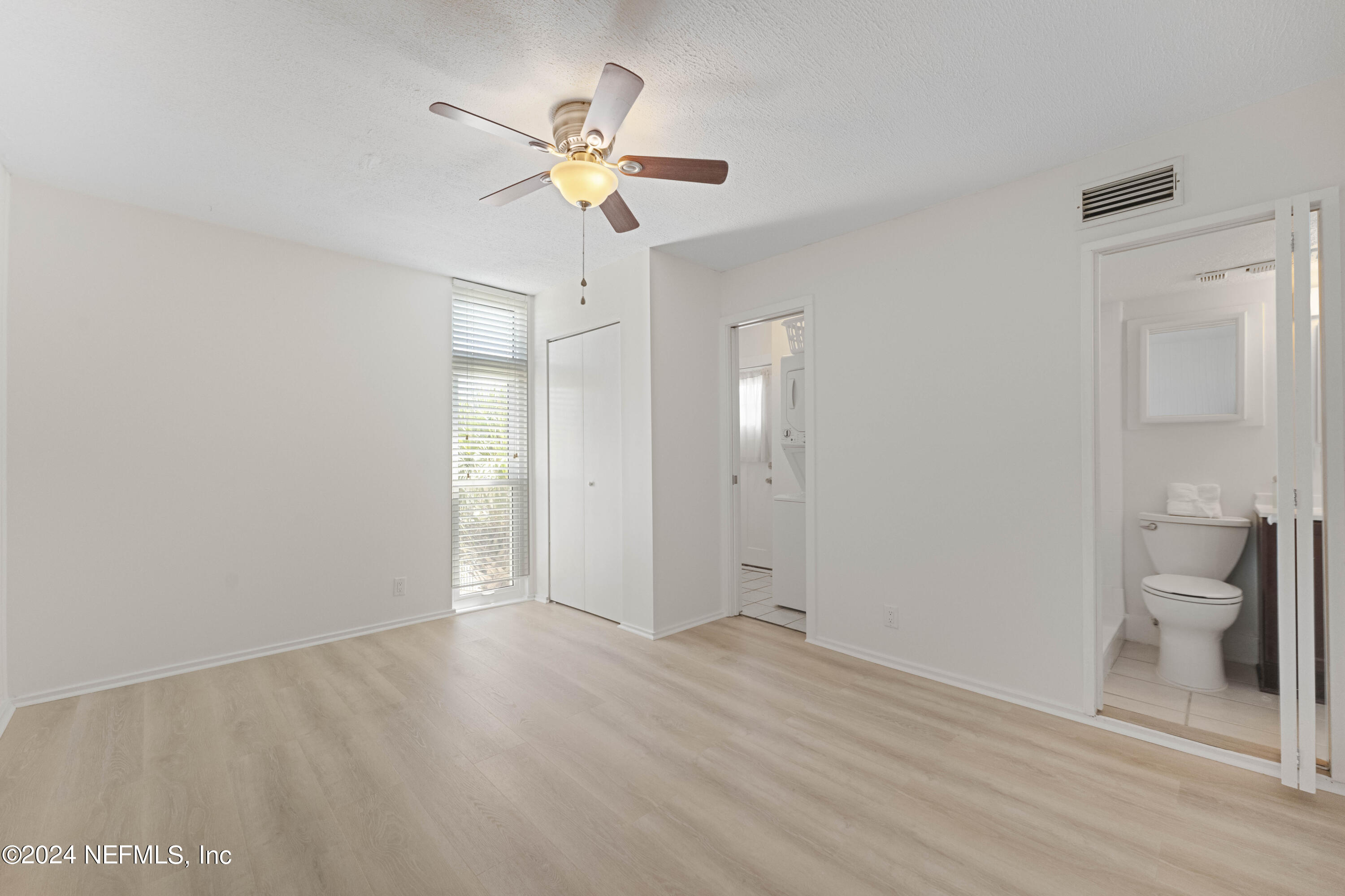901 OCEAN Boulevard, 16