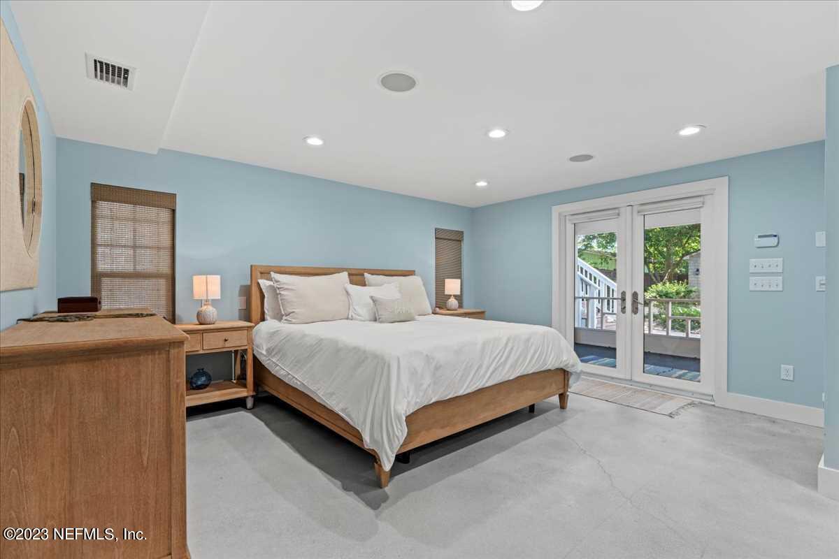 324 7TH Street