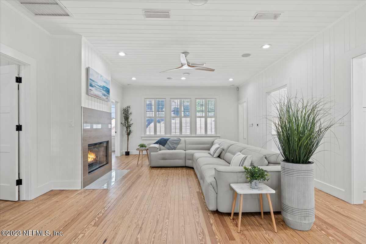 324 7TH Street