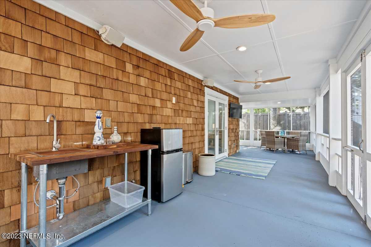 324 7TH Street
