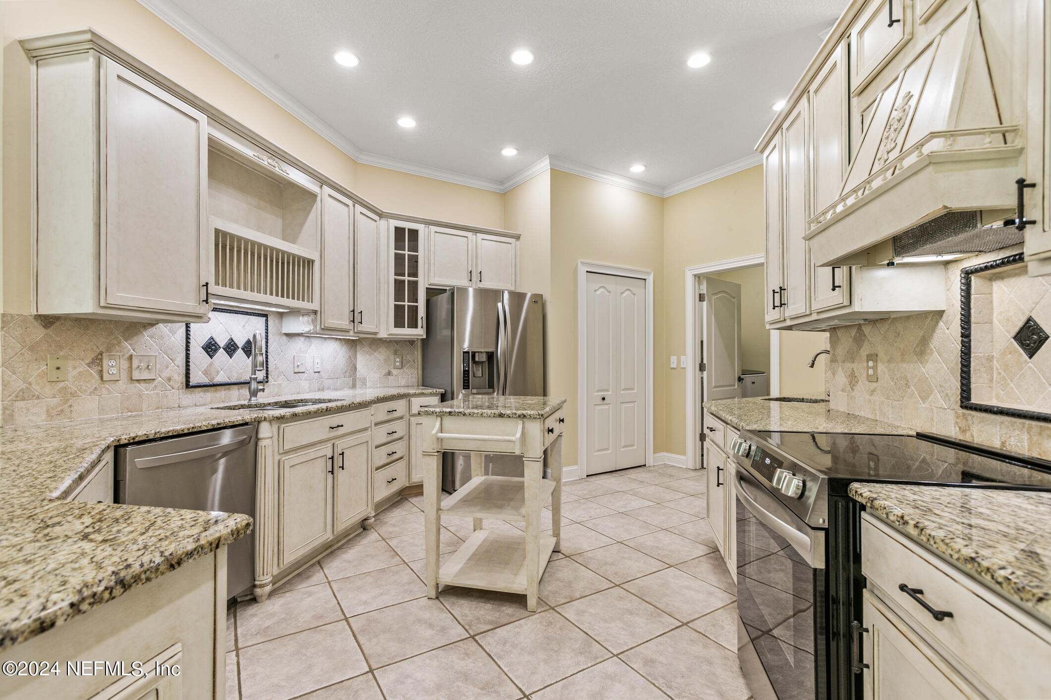 615 CHERRY GROVE Road