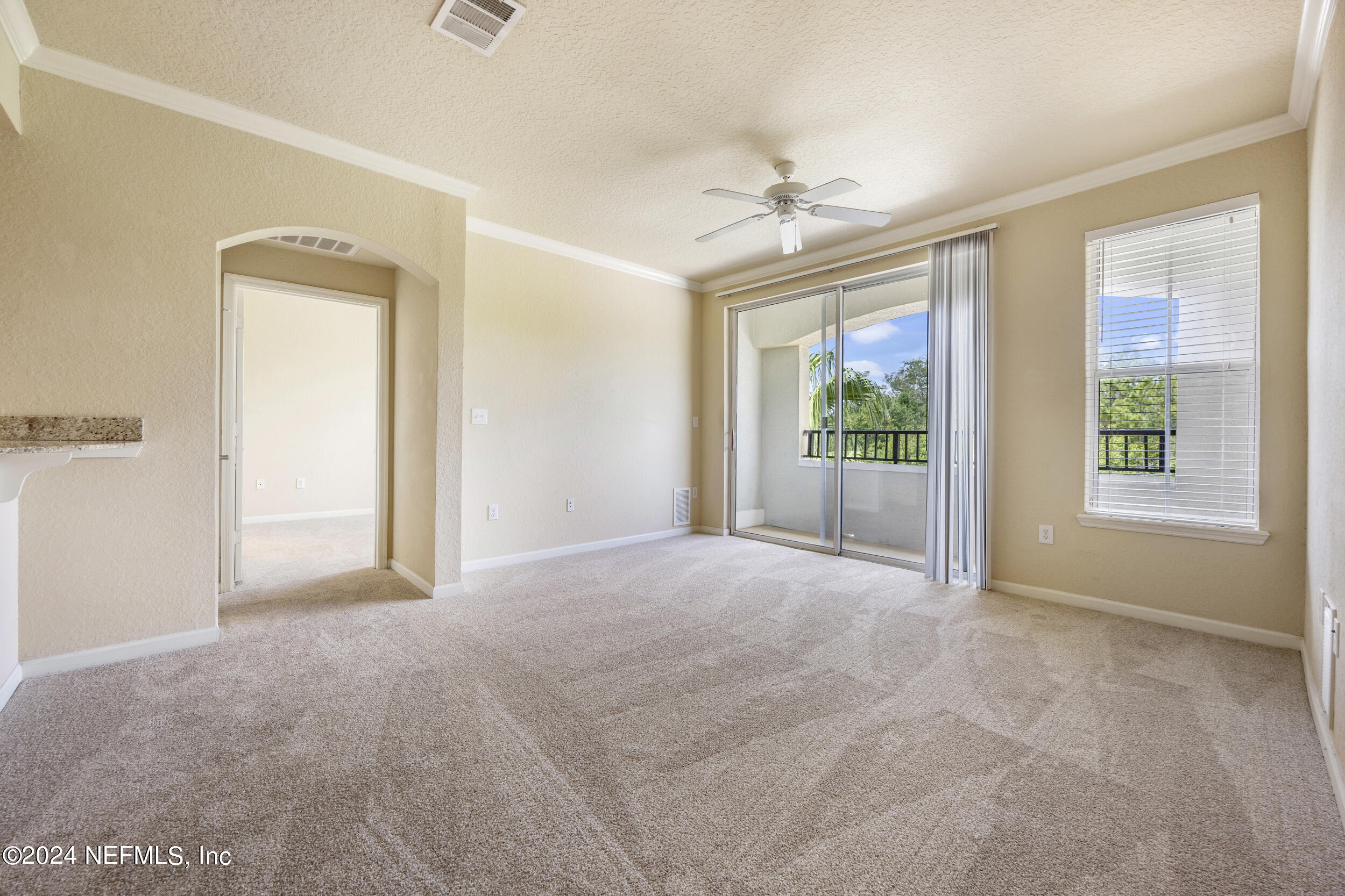 8539 GATE Parkway W, 9433