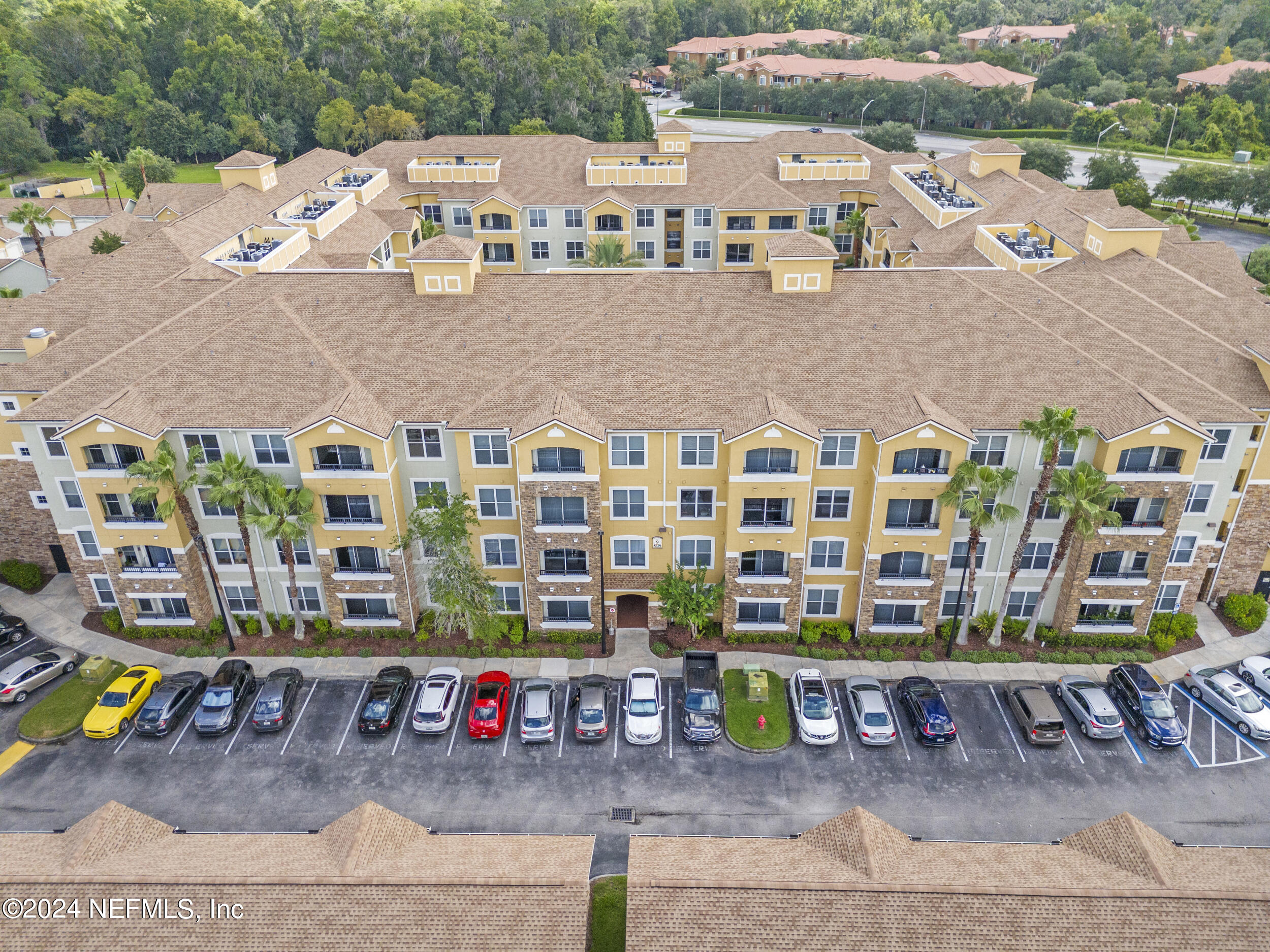 8539 GATE Parkway W, 9433