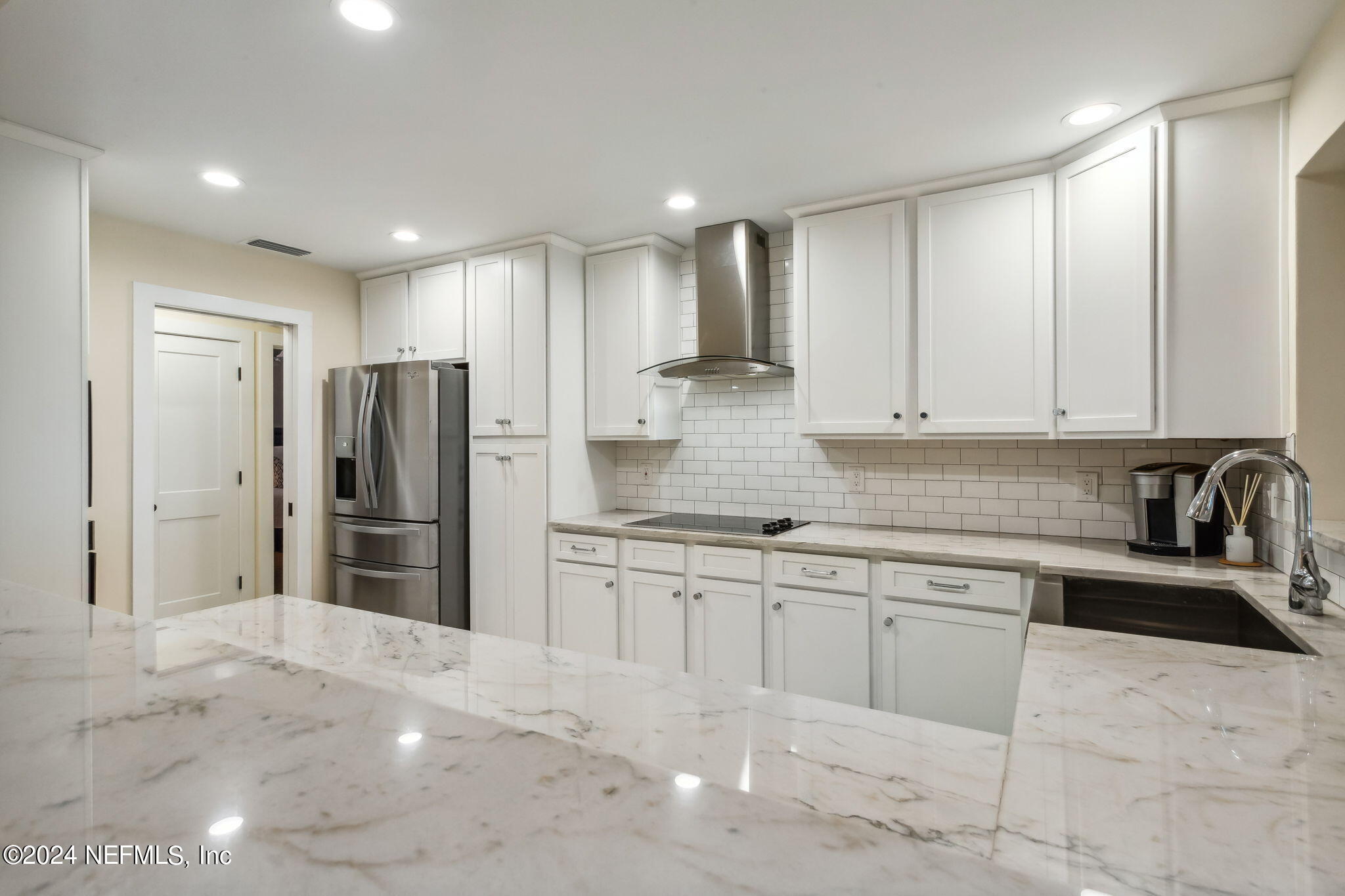 10 10TH Street, 12 B