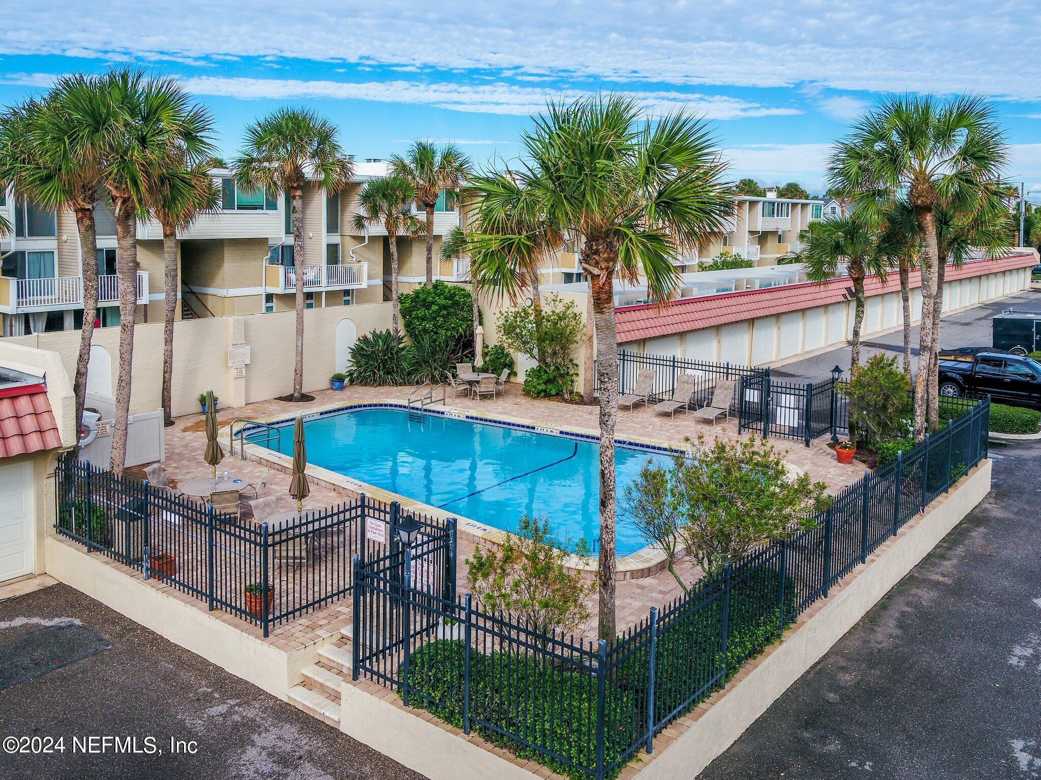 10 10TH Street, 12 B