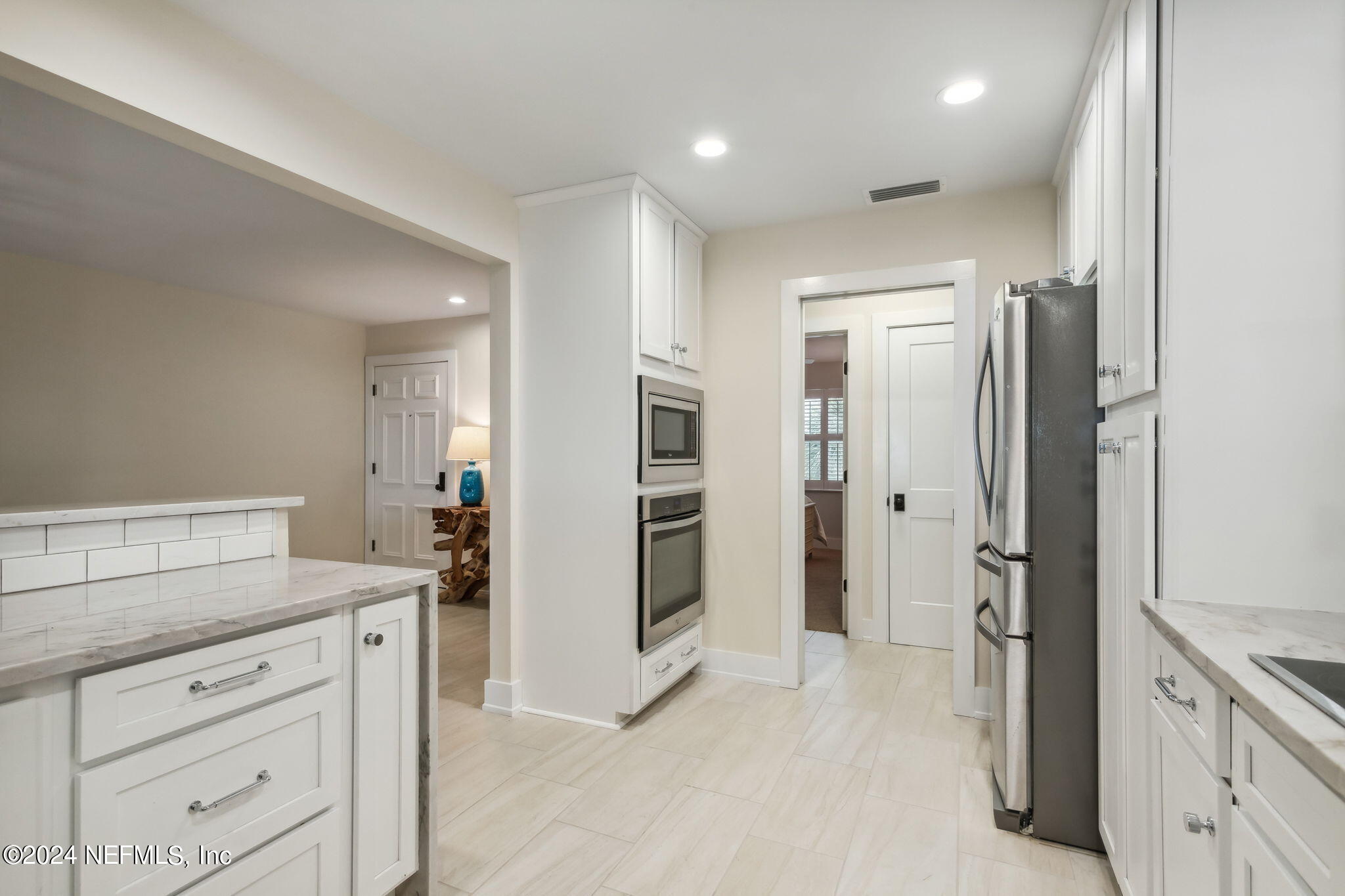 10 10TH Street, 12 B