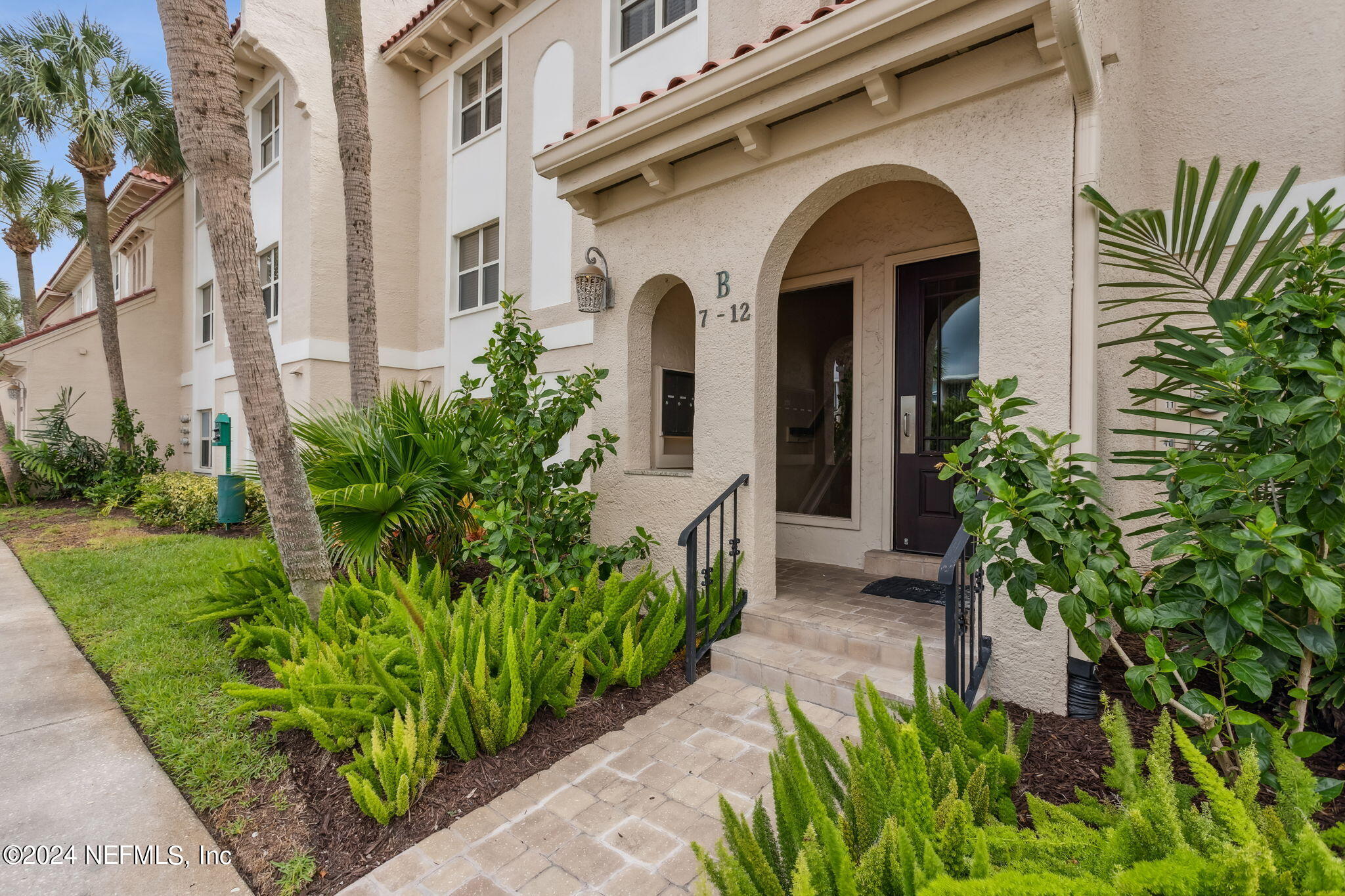 10 10TH Street, 12 B