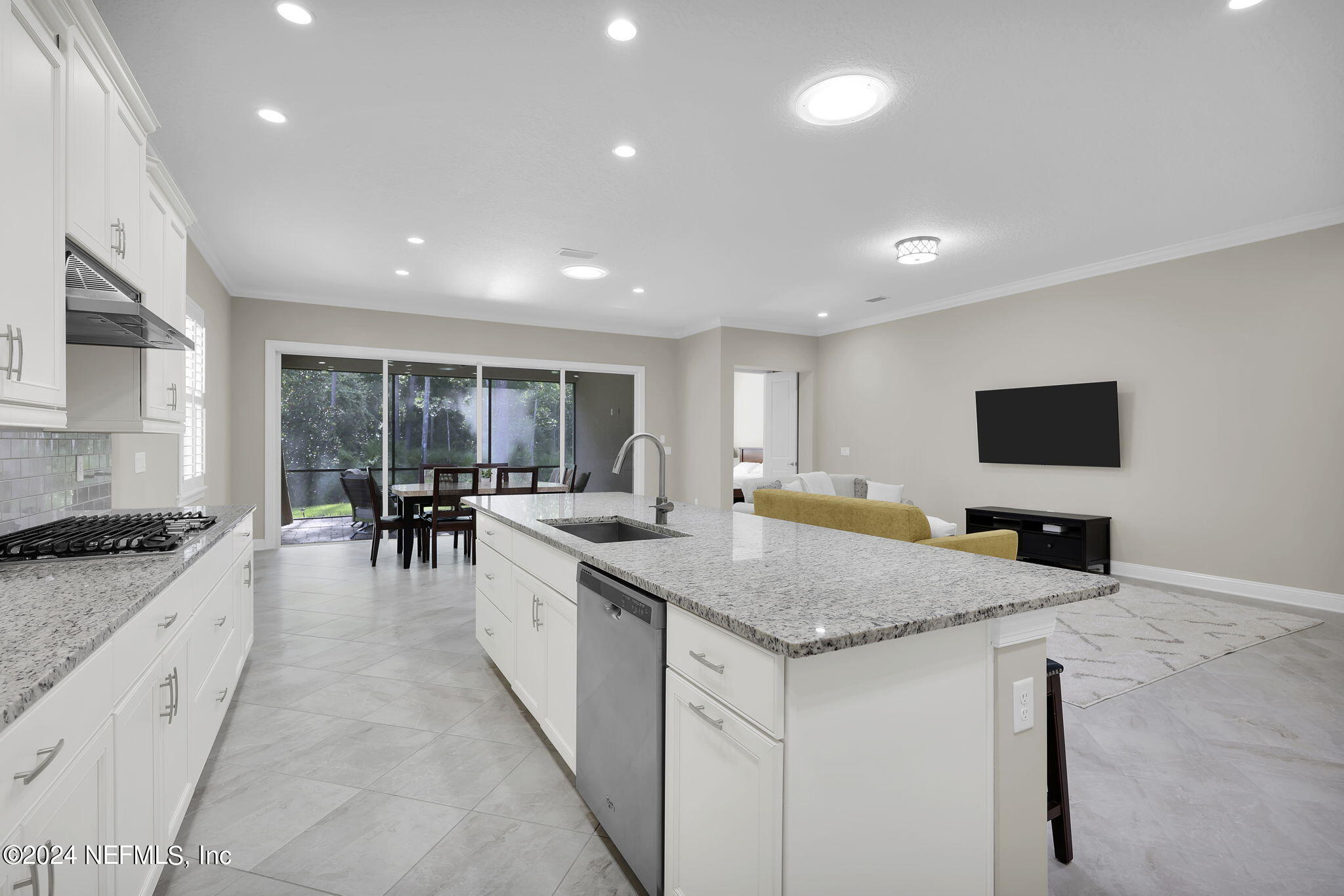33 PORTSIDE Avenue