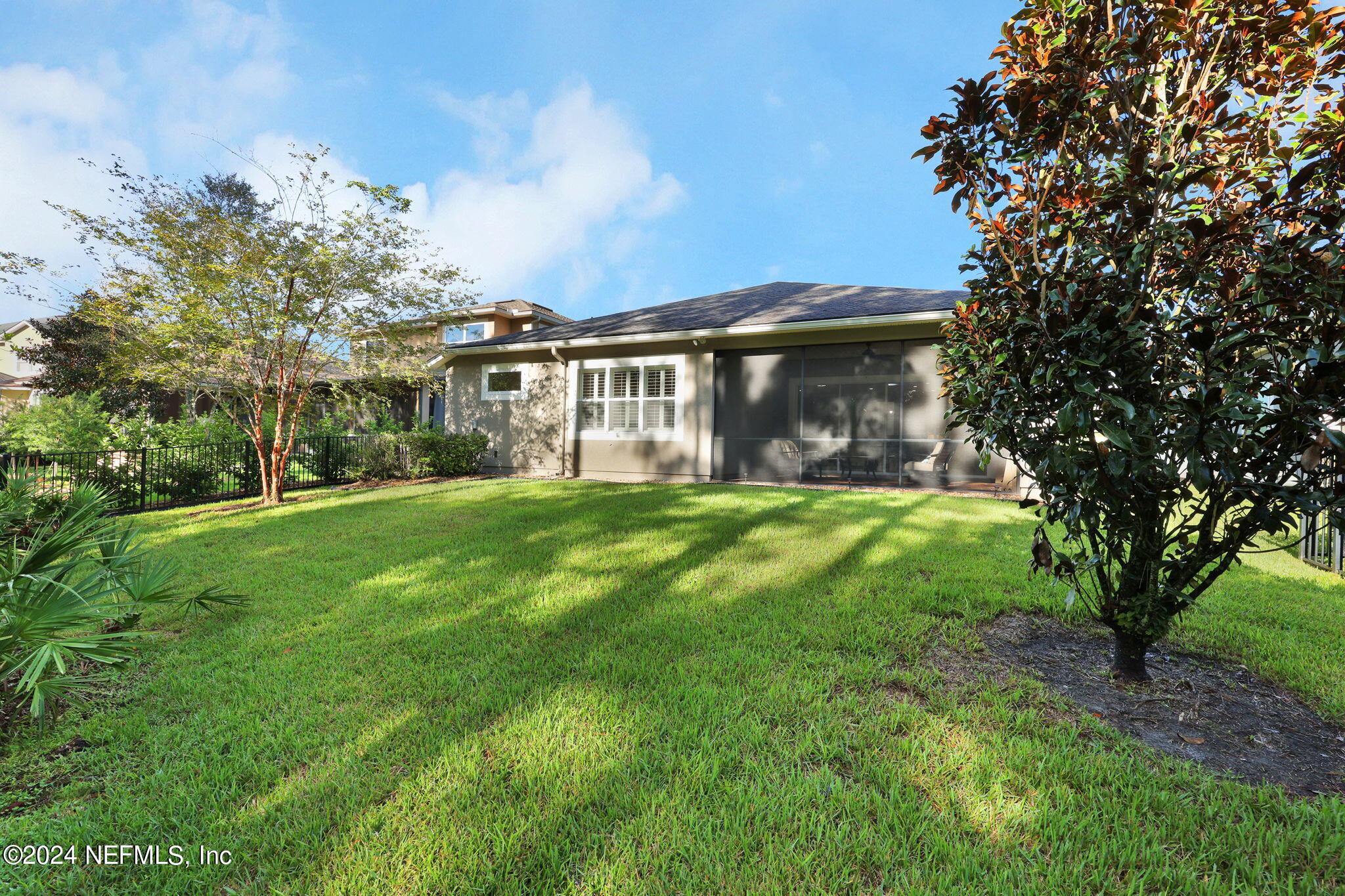 33 PORTSIDE Avenue