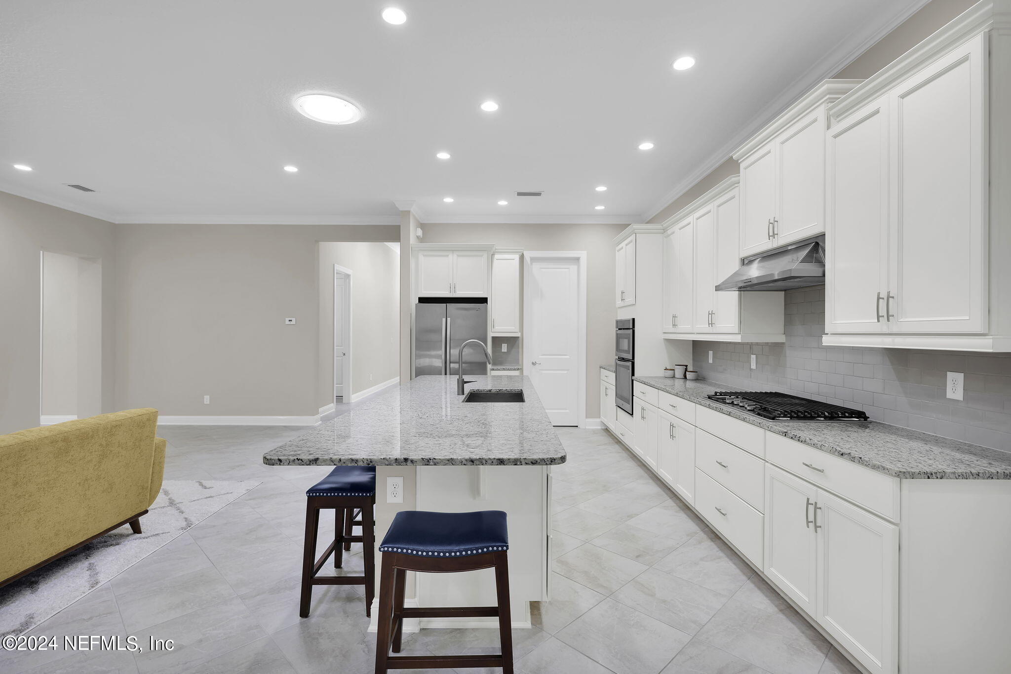 33 PORTSIDE Avenue