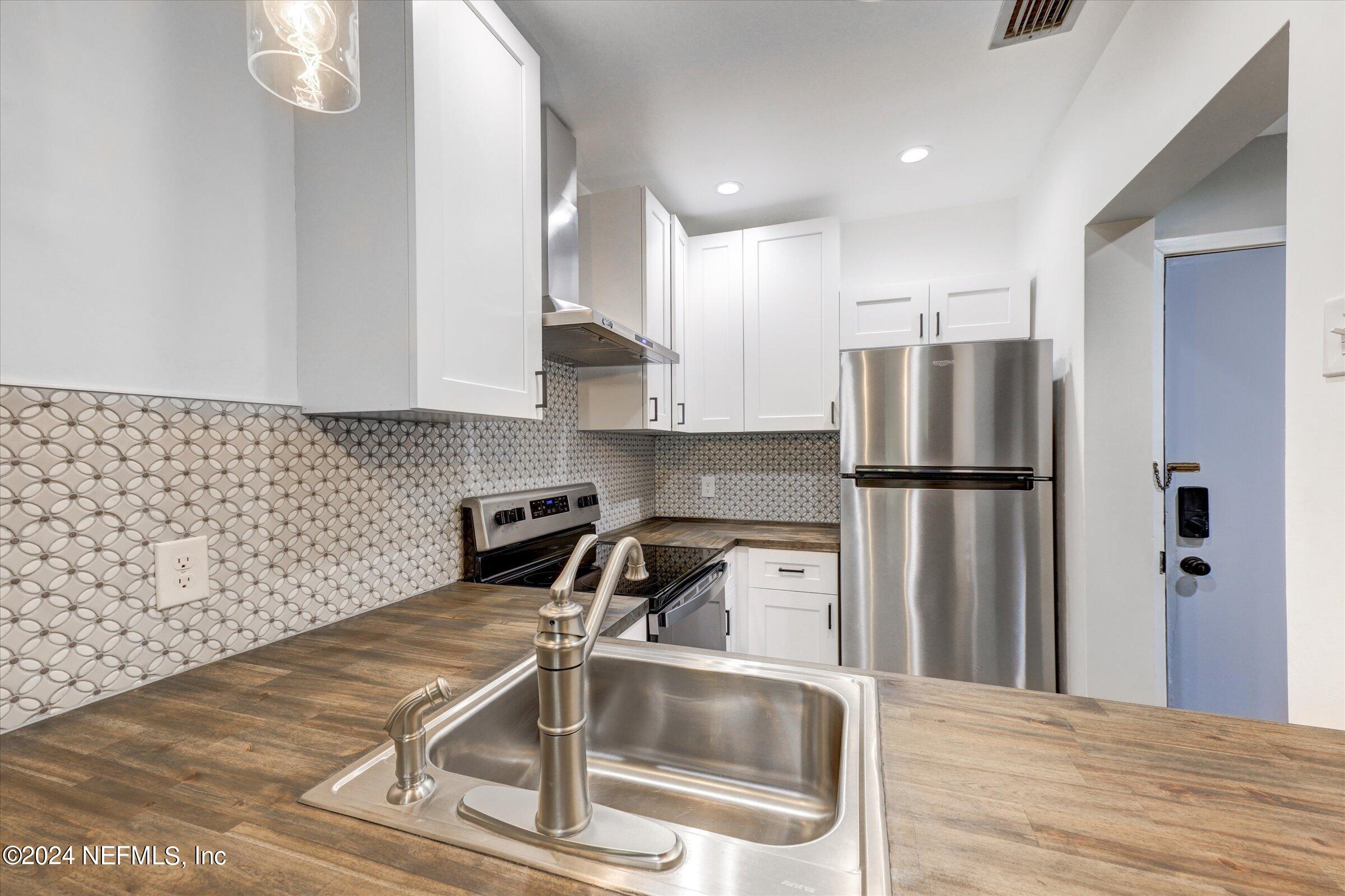 2970 RAVINES Road, 1328