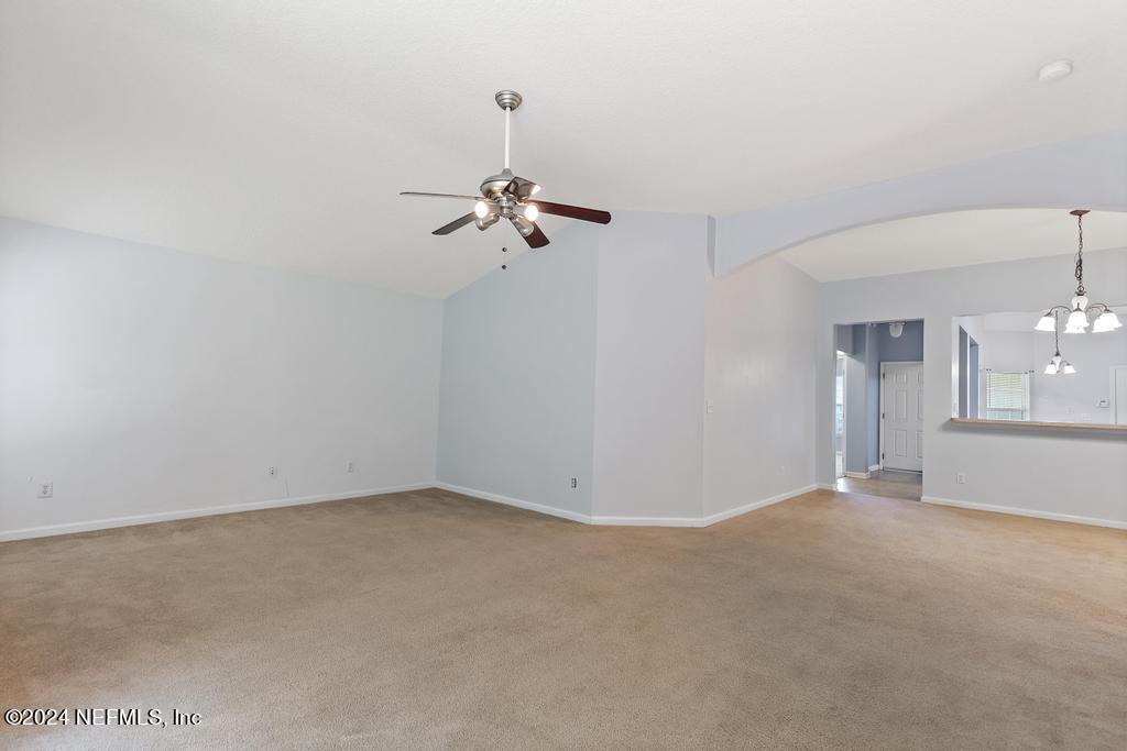 5902 ROUND TABLE Road