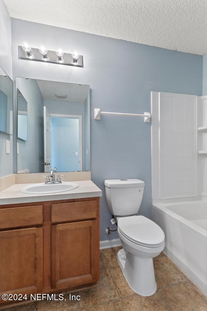 5902 ROUND TABLE Road