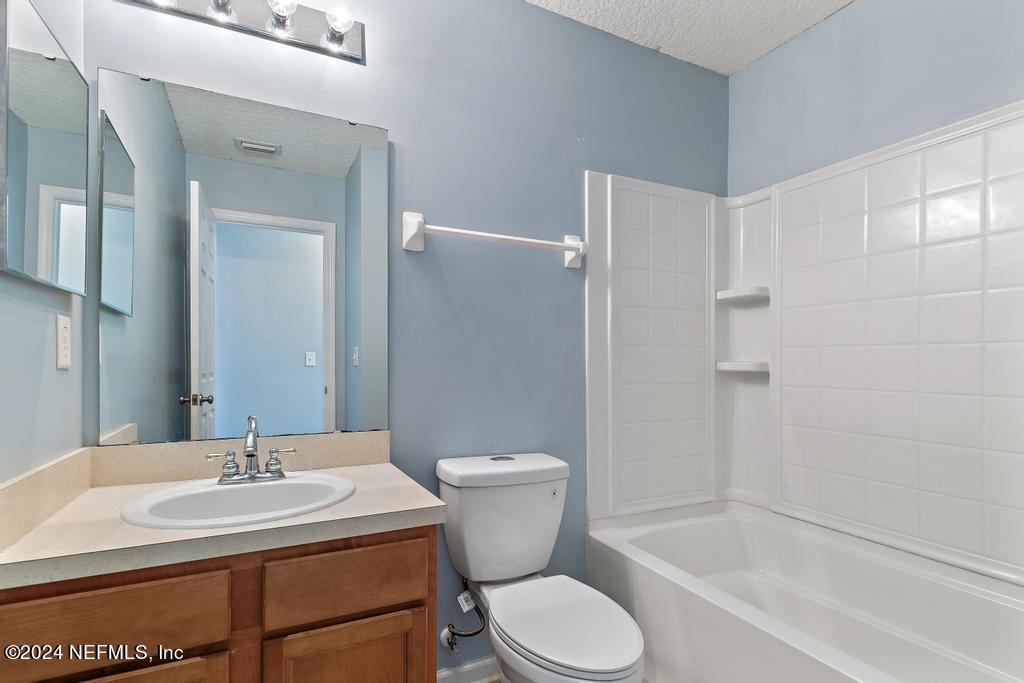 5902 ROUND TABLE Road