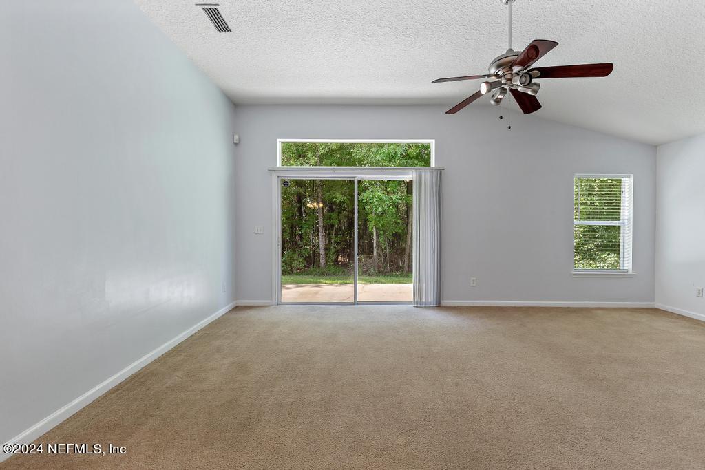 5902 ROUND TABLE Road