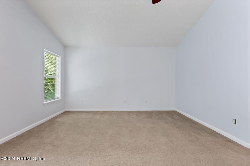 5902 ROUND TABLE Road