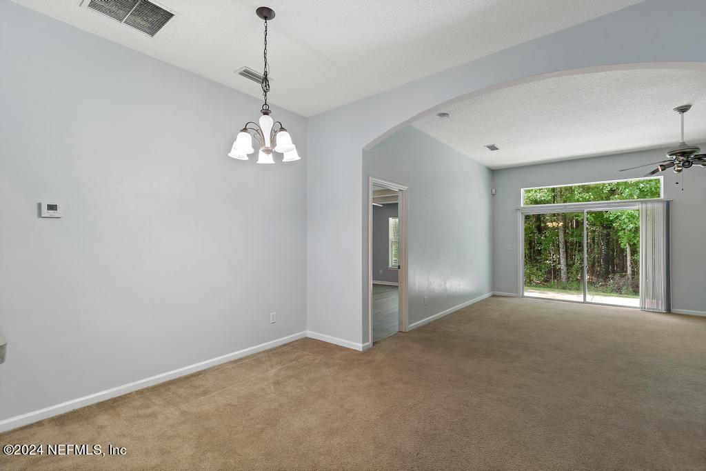5902 ROUND TABLE Road