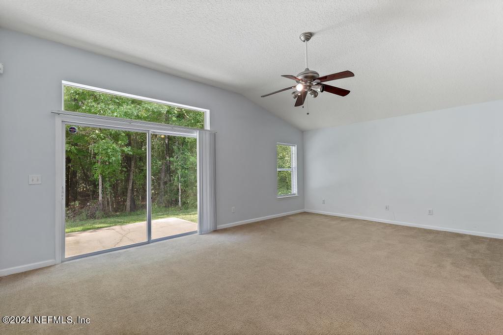 5902 ROUND TABLE Road