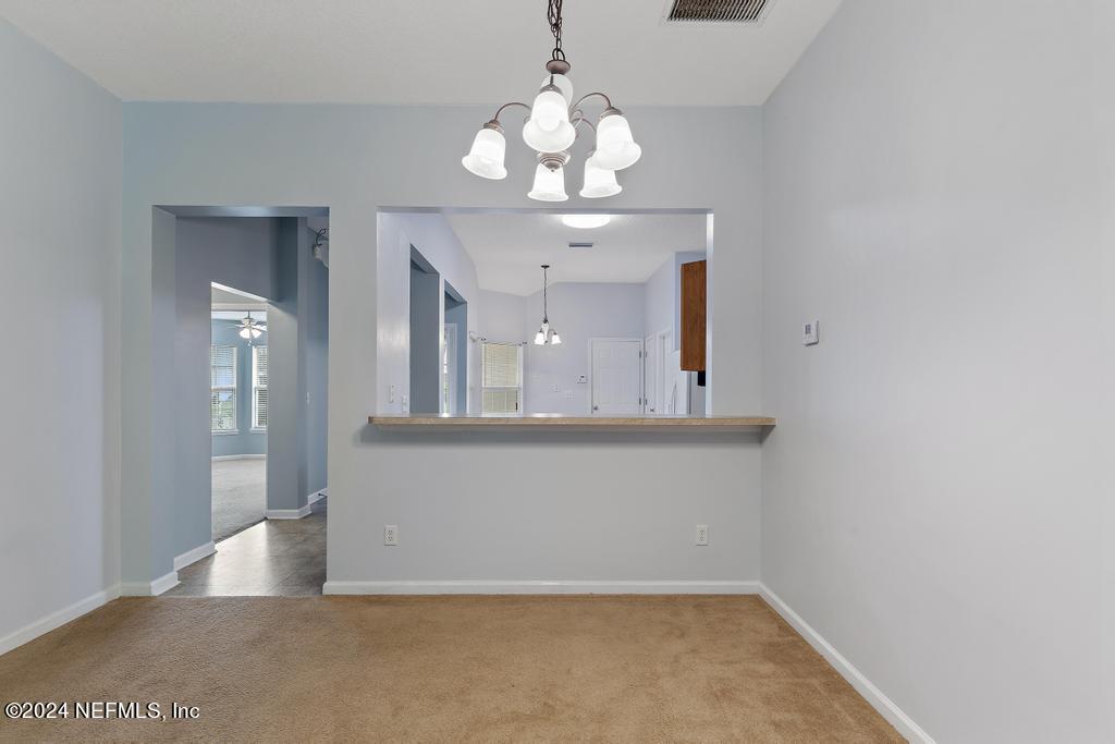 5902 ROUND TABLE Road