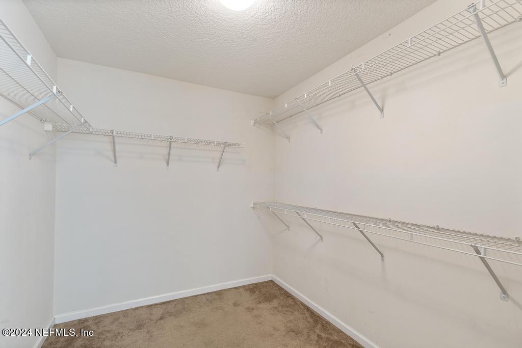 5902 ROUND TABLE Road