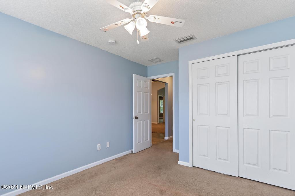 5902 ROUND TABLE Road