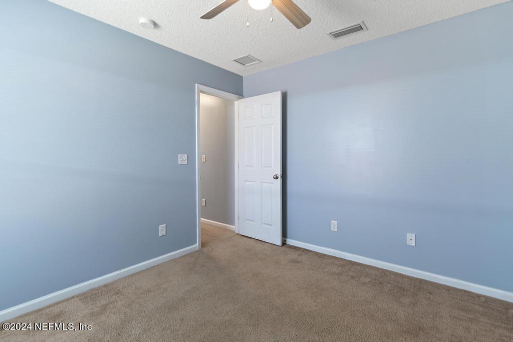 5902 ROUND TABLE Road