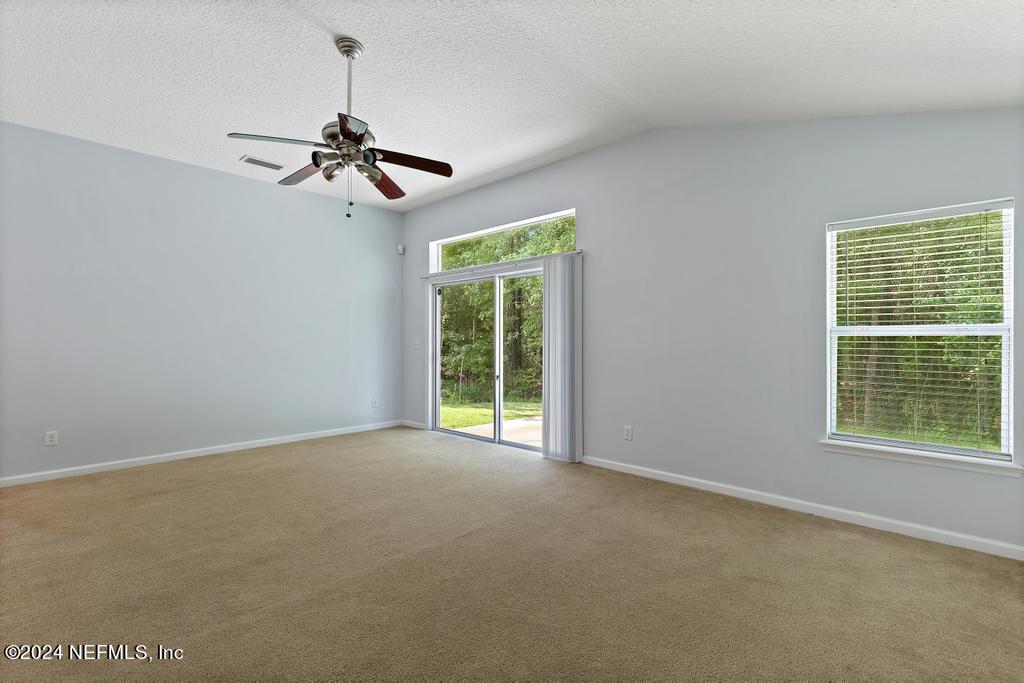 5902 ROUND TABLE Road