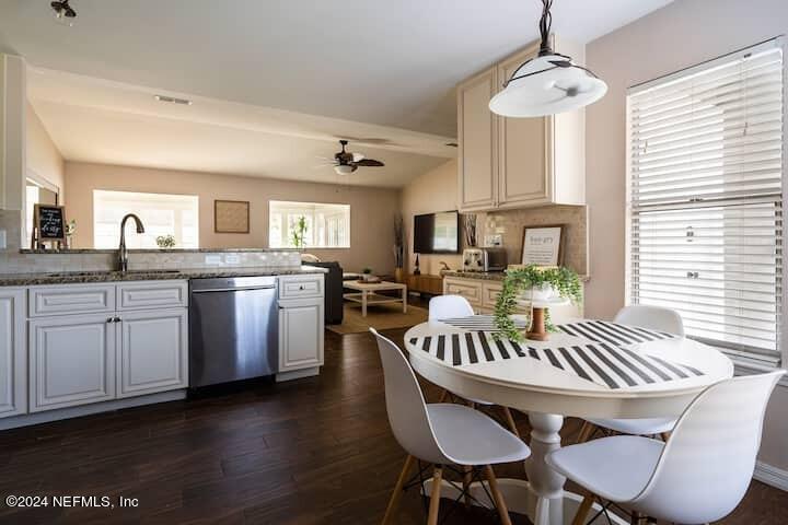 260 LEATHERLEAF Drive