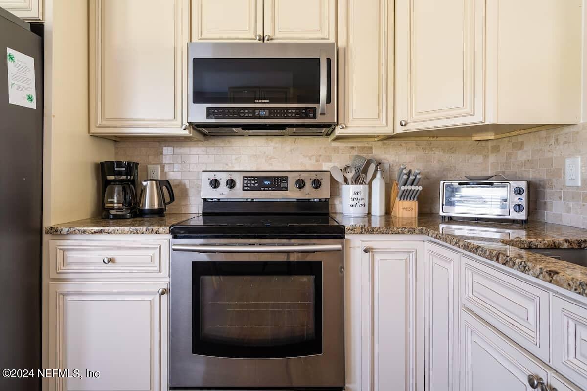 260 LEATHERLEAF Drive