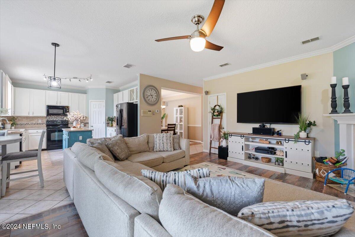 612 CHESTWOOD CHASE Drive